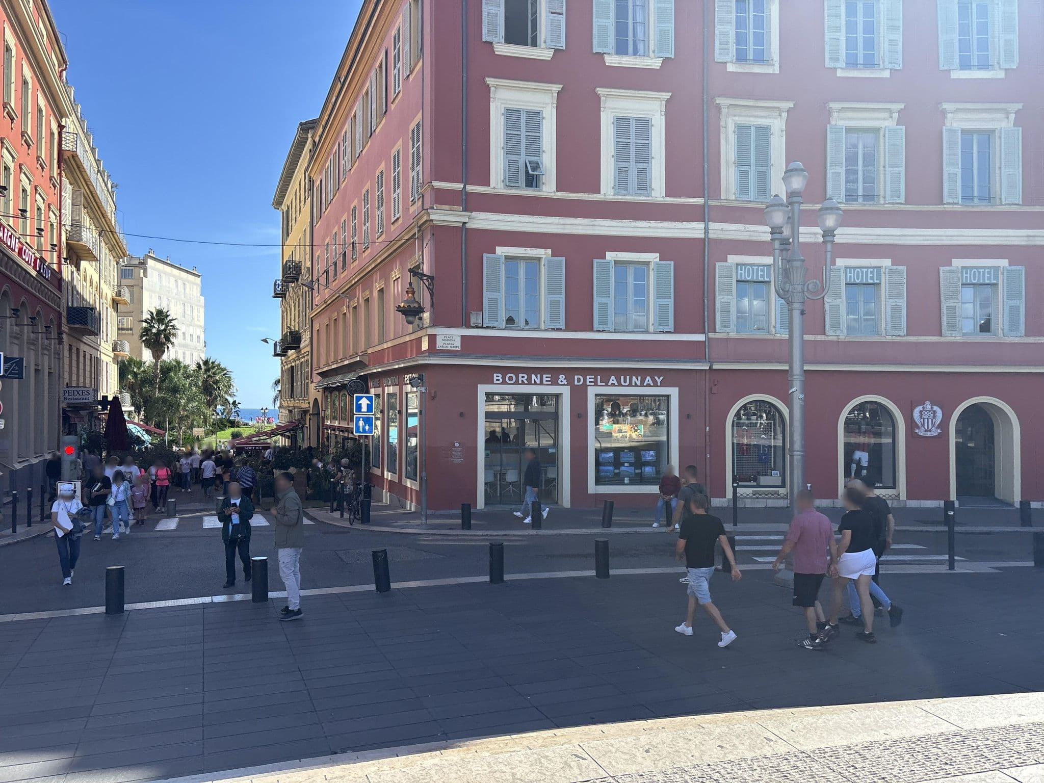 Street view near Les Suites Massena, Jean-Médecin — © robot8a (CC BY-SA · Mapillary)