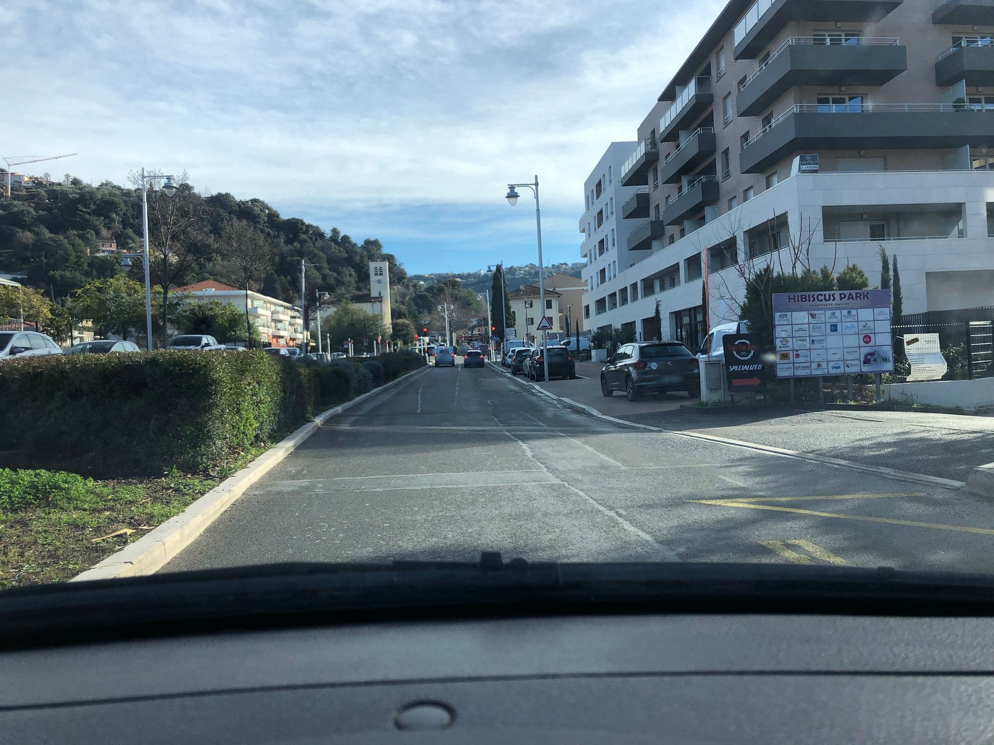 Street view near Hôtel Hibiscus, Plaine du Var — © nonogeo (CC BY-SA · Mapillary)