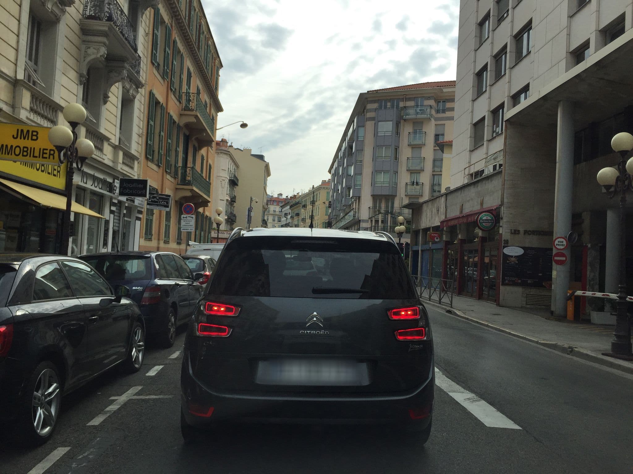 Street view near Hôtel Astor, Jean-Médecin — © zimmy (CC BY-SA · Mapillary)