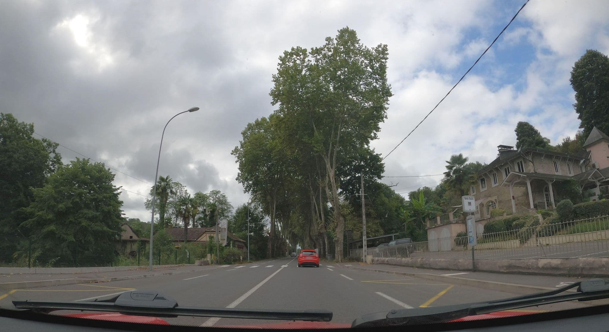 Street view near Castel du Pont d'Oly, Jurançon — © patchanka (CC BY-SA · Mapillary)