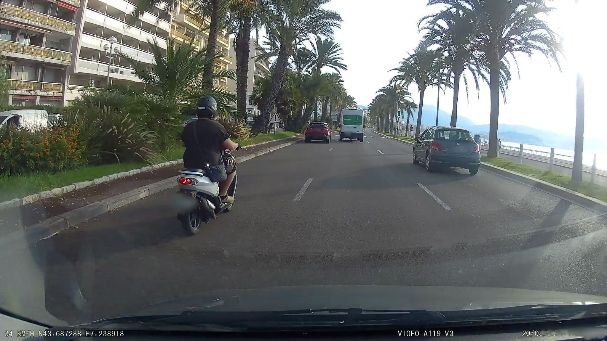 Street view near Les Tamaris, L'Archet — © aSaWaWa (CC BY-SA · Mapillary)