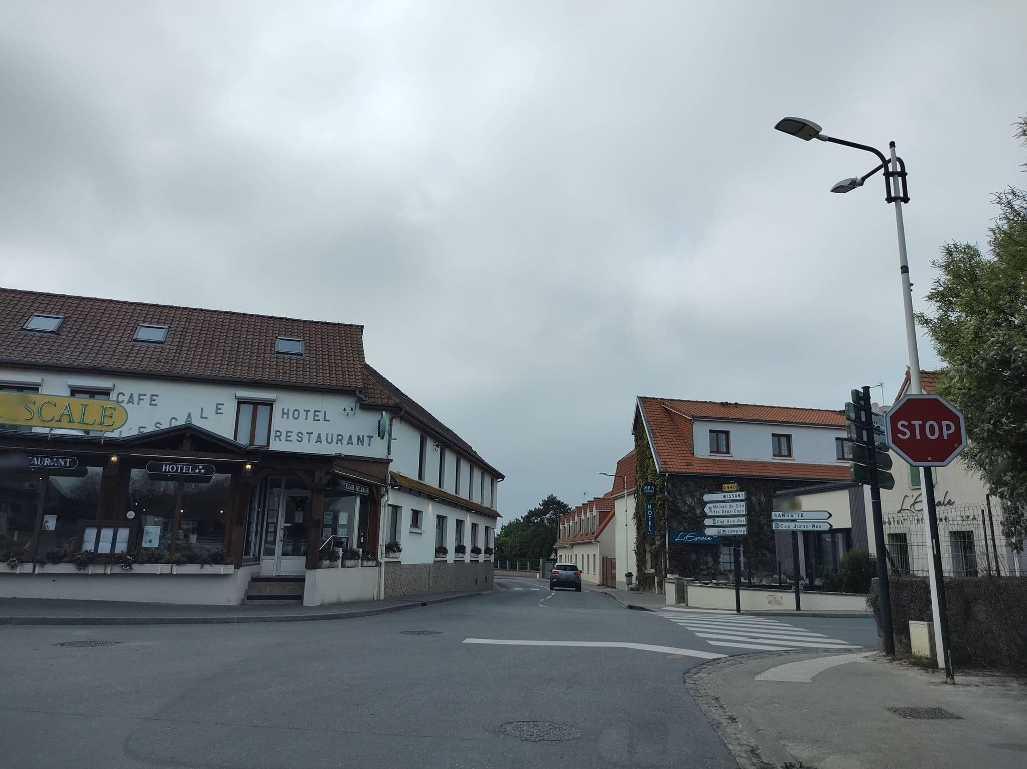 Street view near Hôtel l'Escale, Sangatte — © thetornado76 (CC BY-SA · Mapillary)