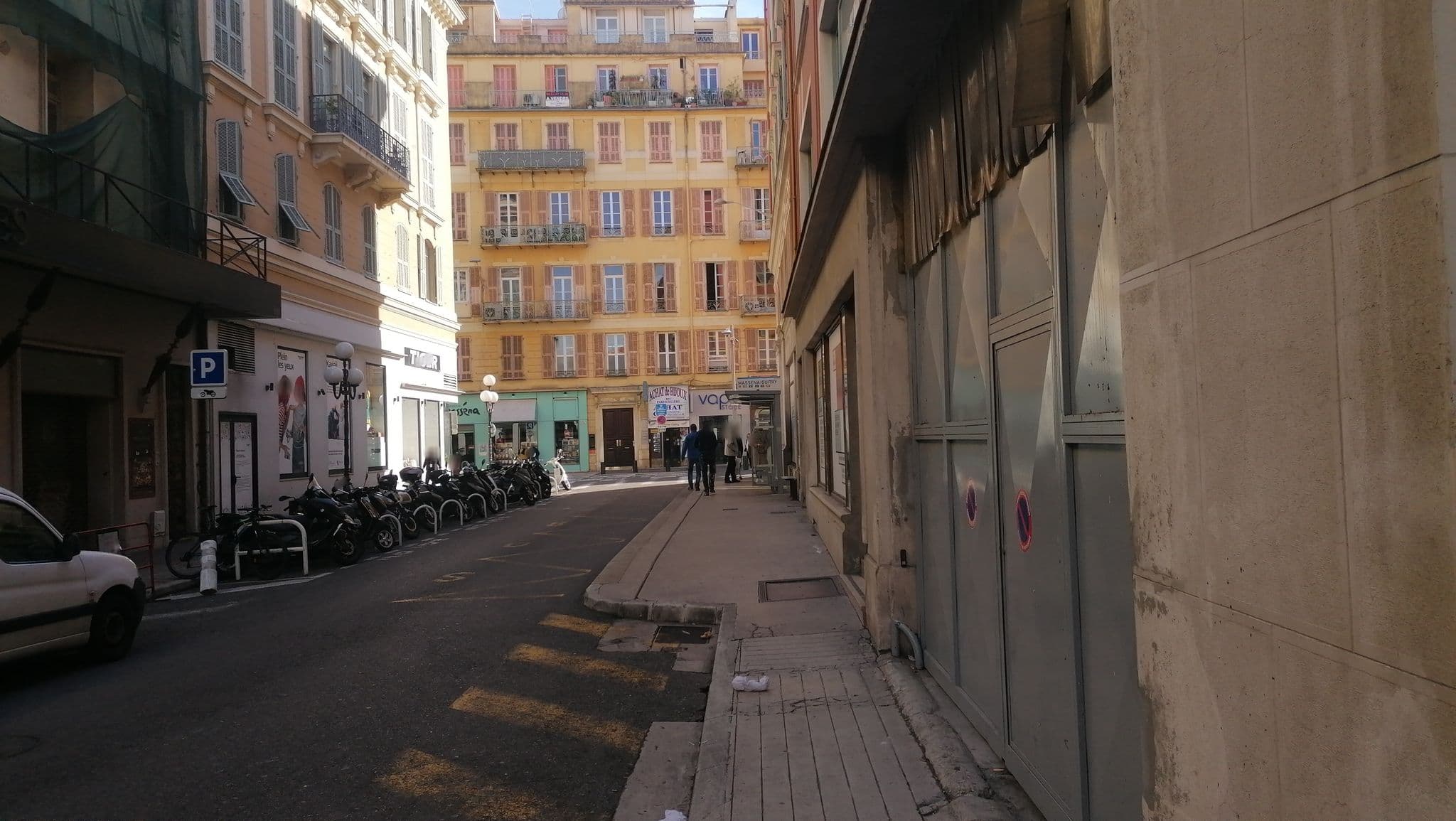 Street view near Hostel Villa Saint Exupéry Beach, Jean-Médecin — © bayebass513 (CC BY-SA · Mapillary)