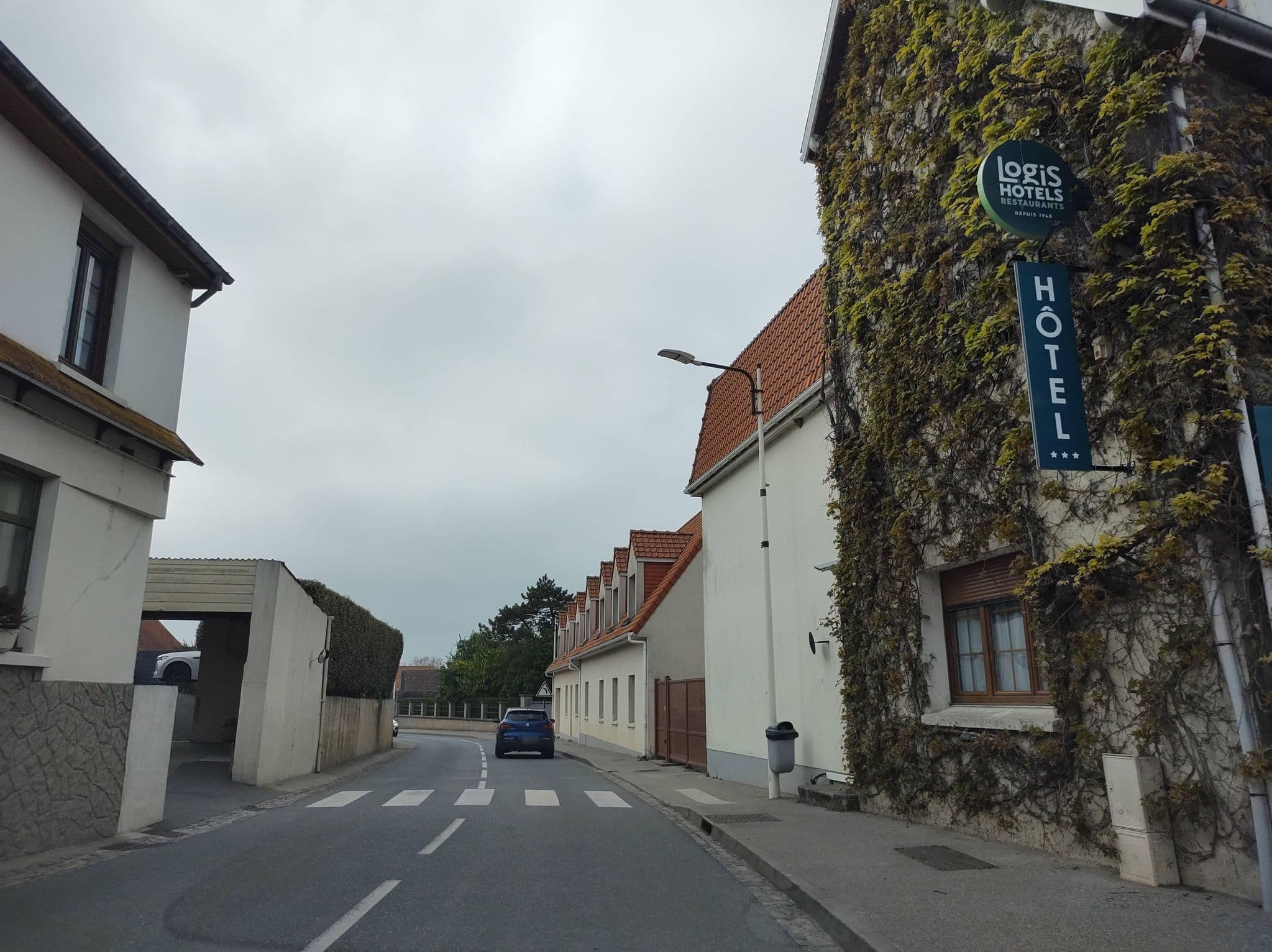Street view near Hôtel l'Escale, Sangatte — © thetornado76 (CC BY-SA · Mapillary)