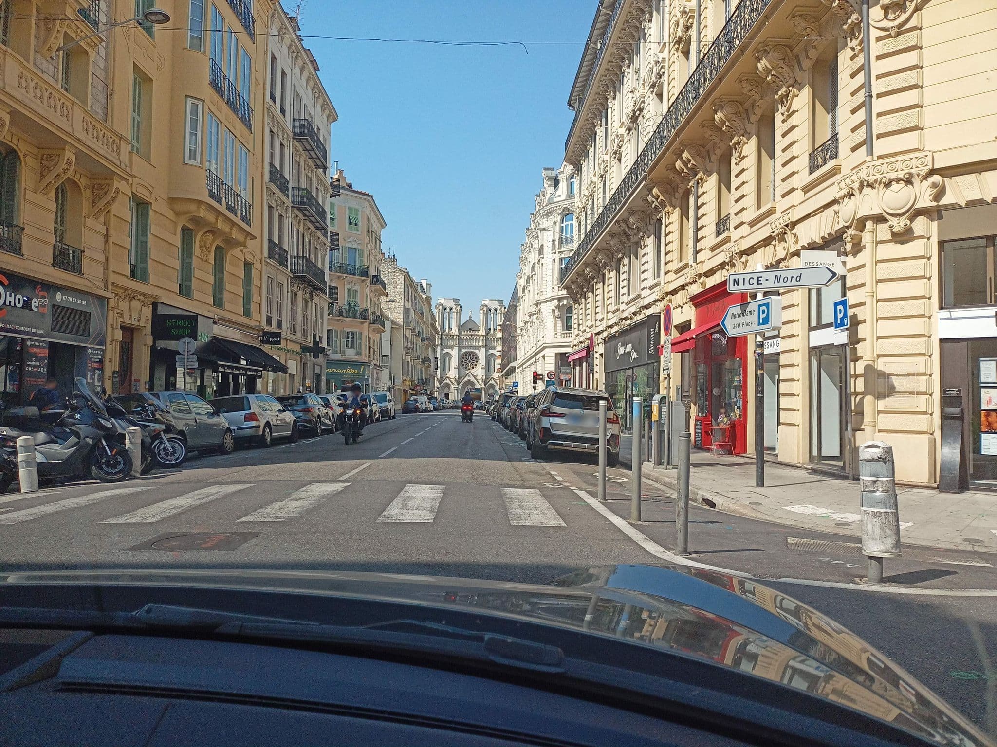 Street view near Very nice typical apartment between Carré dOr and Old Nice Welkeys, Nice — © xdTAGCLAN (CC BY-SA · Mapillary)