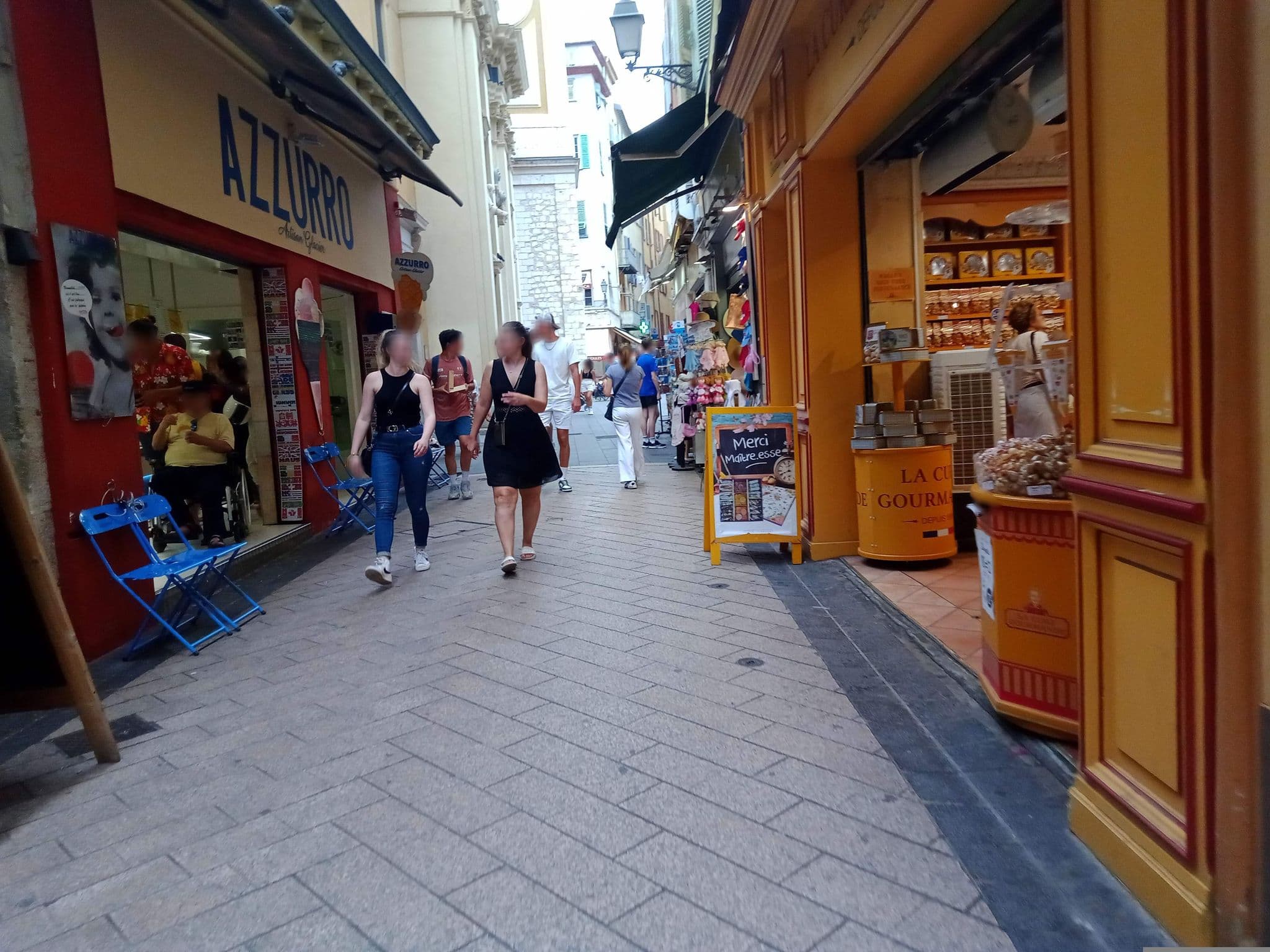 Street view near Heart of Old Town, Vieille Ville — © annekaro (CC BY-SA · Mapillary)
