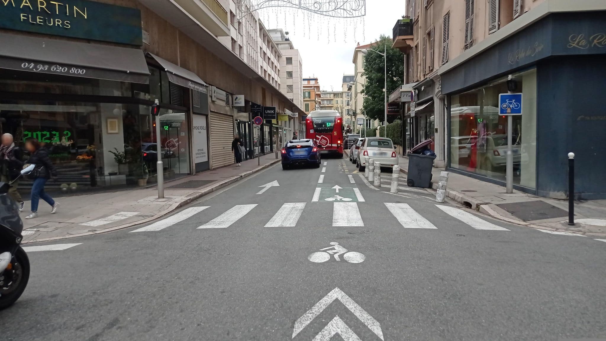 Street view near Studio Williams Apartment, Jean-Médecin — © Sanchezbabs (CC BY-SA · Mapillary)