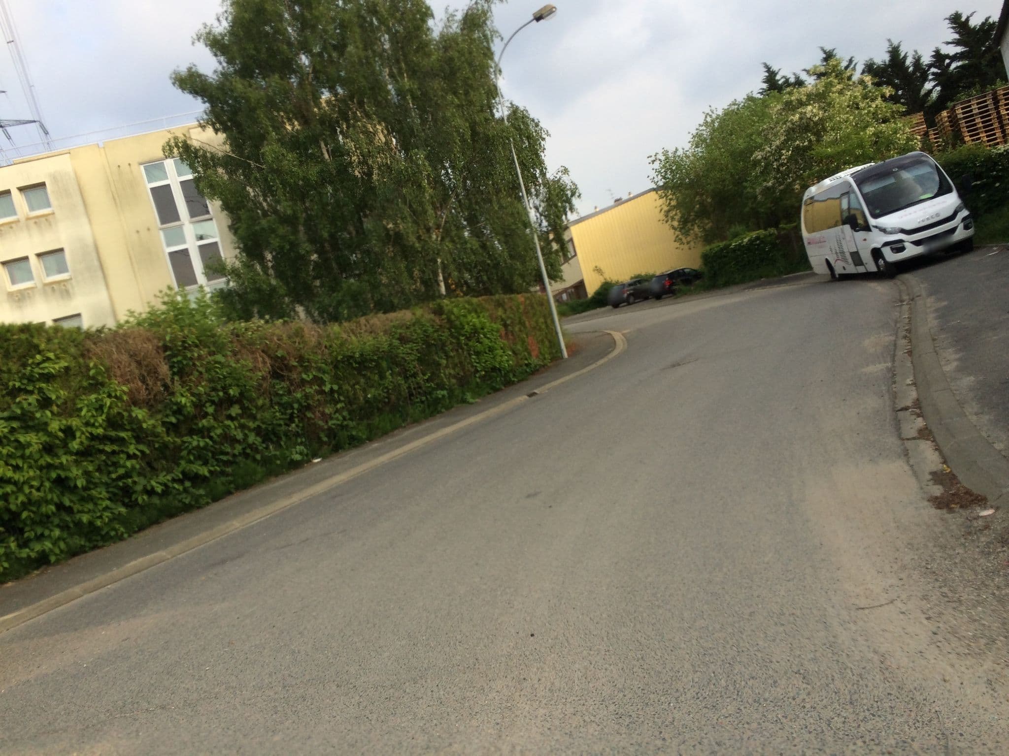 Street view near hotelF1, Igny — © josmougn (CC BY-SA · Mapillary)