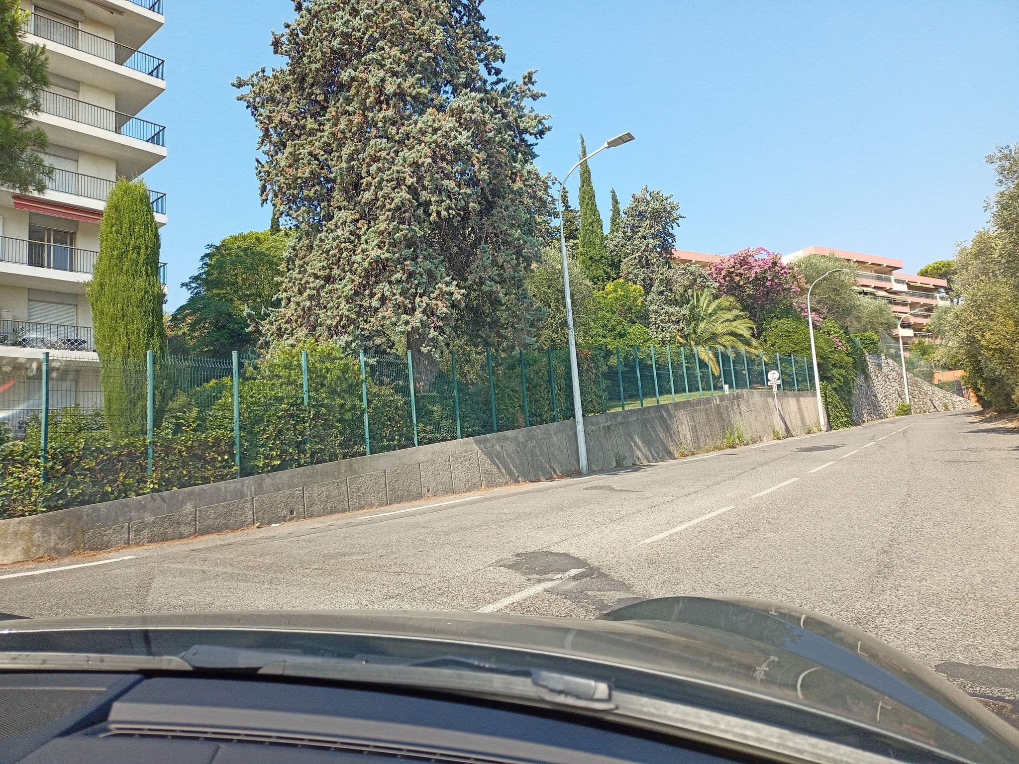 Street view near Appartements Lanterne, L'Archet — © xdTAGCLAN (CC BY-SA · Mapillary)