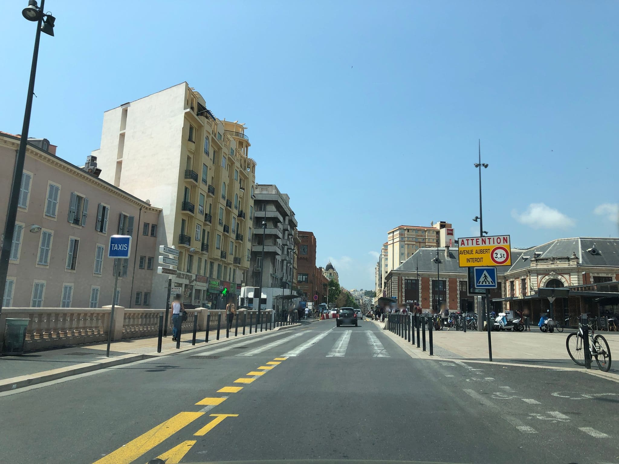 Street view near Hotel Interlaken Nice, Nice — © lulucmy (CC BY-SA · Mapillary)