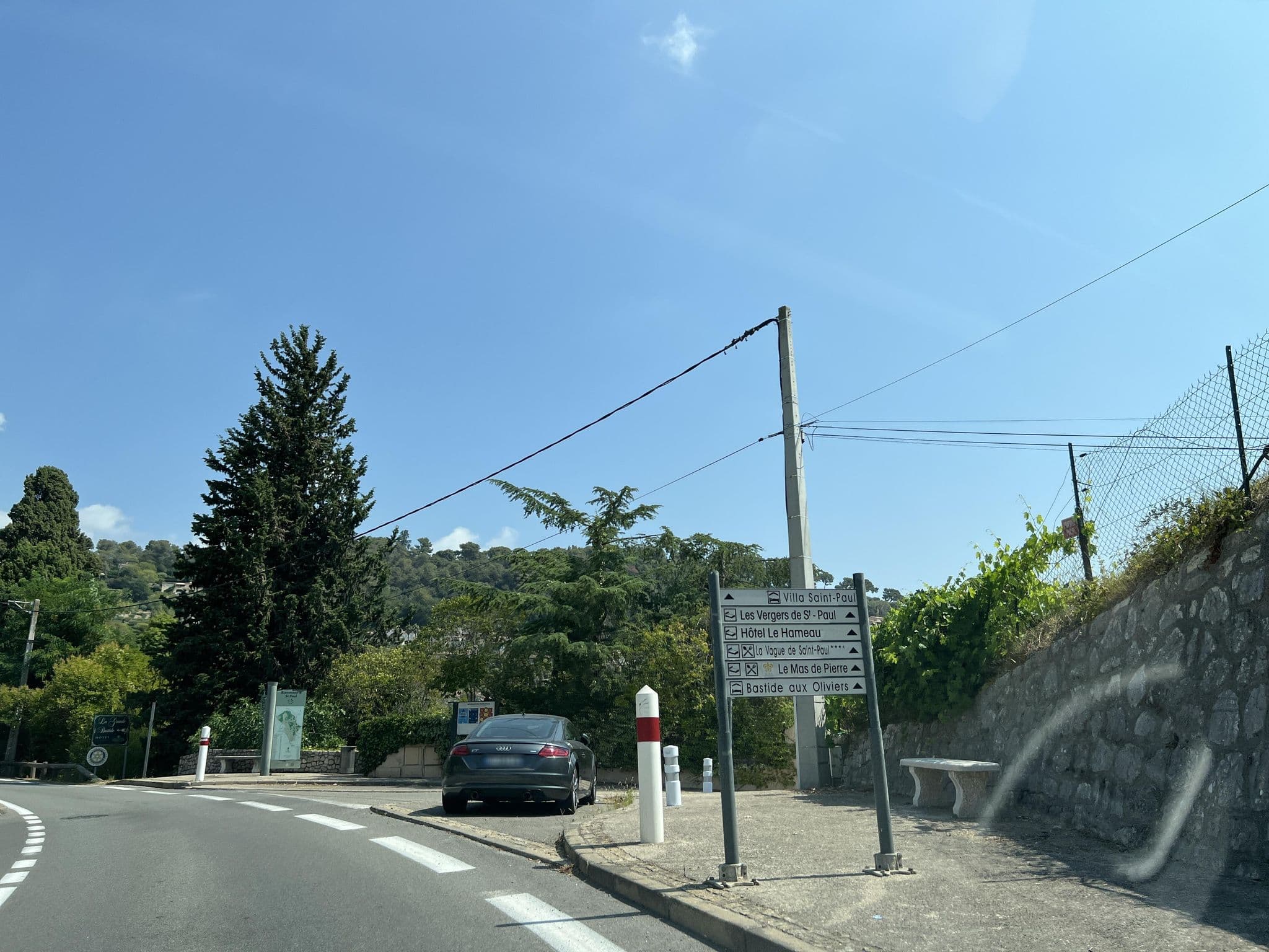 Street view near La Grande Bastide, Saint-Paul-de-Vence — © memorylost (CC BY-SA · Mapillary)