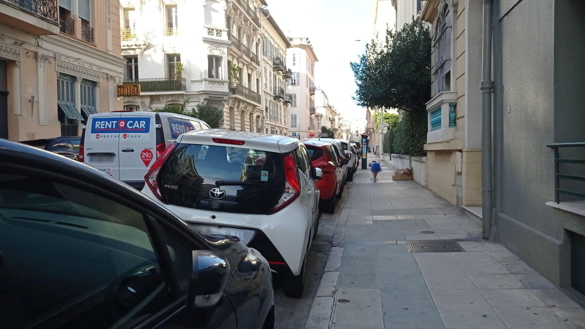 Street view near Hôtel du Breuil, Jean-Médecin — © Sanchezbabs (CC BY-SA · Mapillary)
