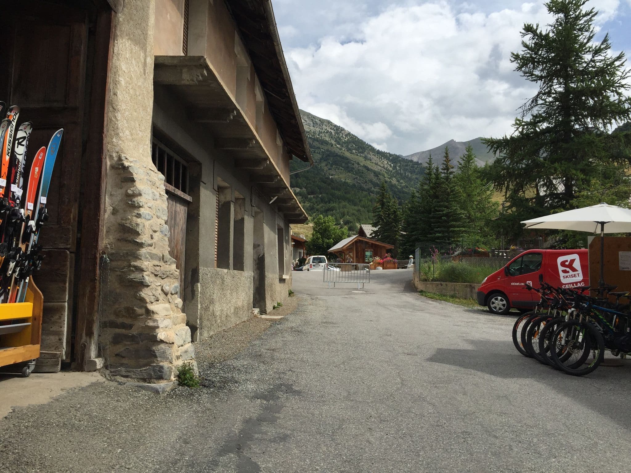 Street view near VVF Villages Ceillac-en-Queyras, Guillestre — © laboate (CC BY-SA · Mapillary)