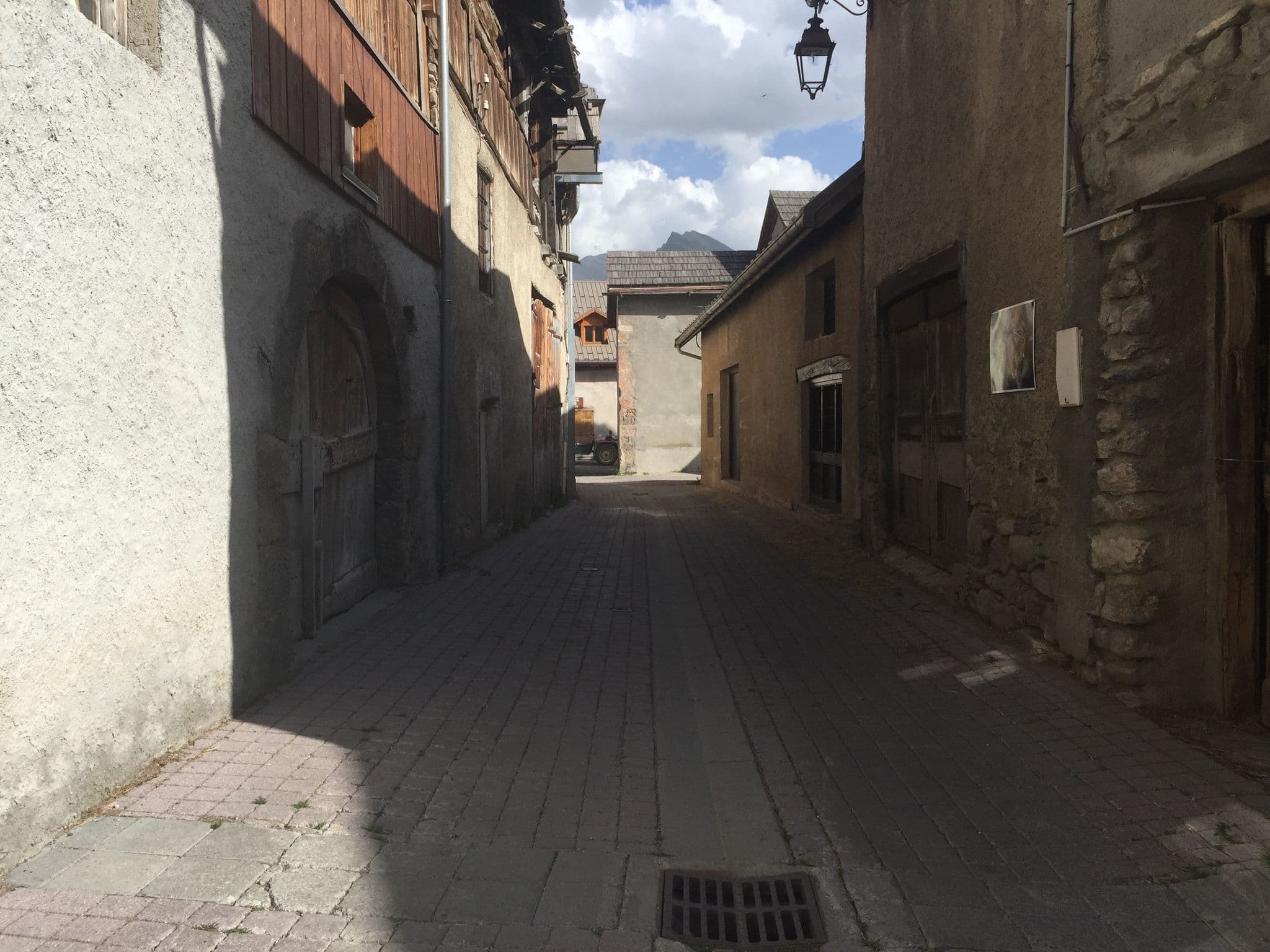 Street view near Hôtel Restaurant le Catinat Fleuri, Guillestre — © marinov (CC BY-SA · Mapillary)