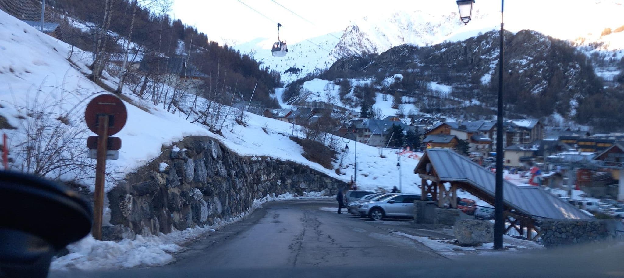 Street view near Les Chalets d'Adrien Valloire, Valloire — © MatthieuF4FNE (CC BY-SA · Mapillary)