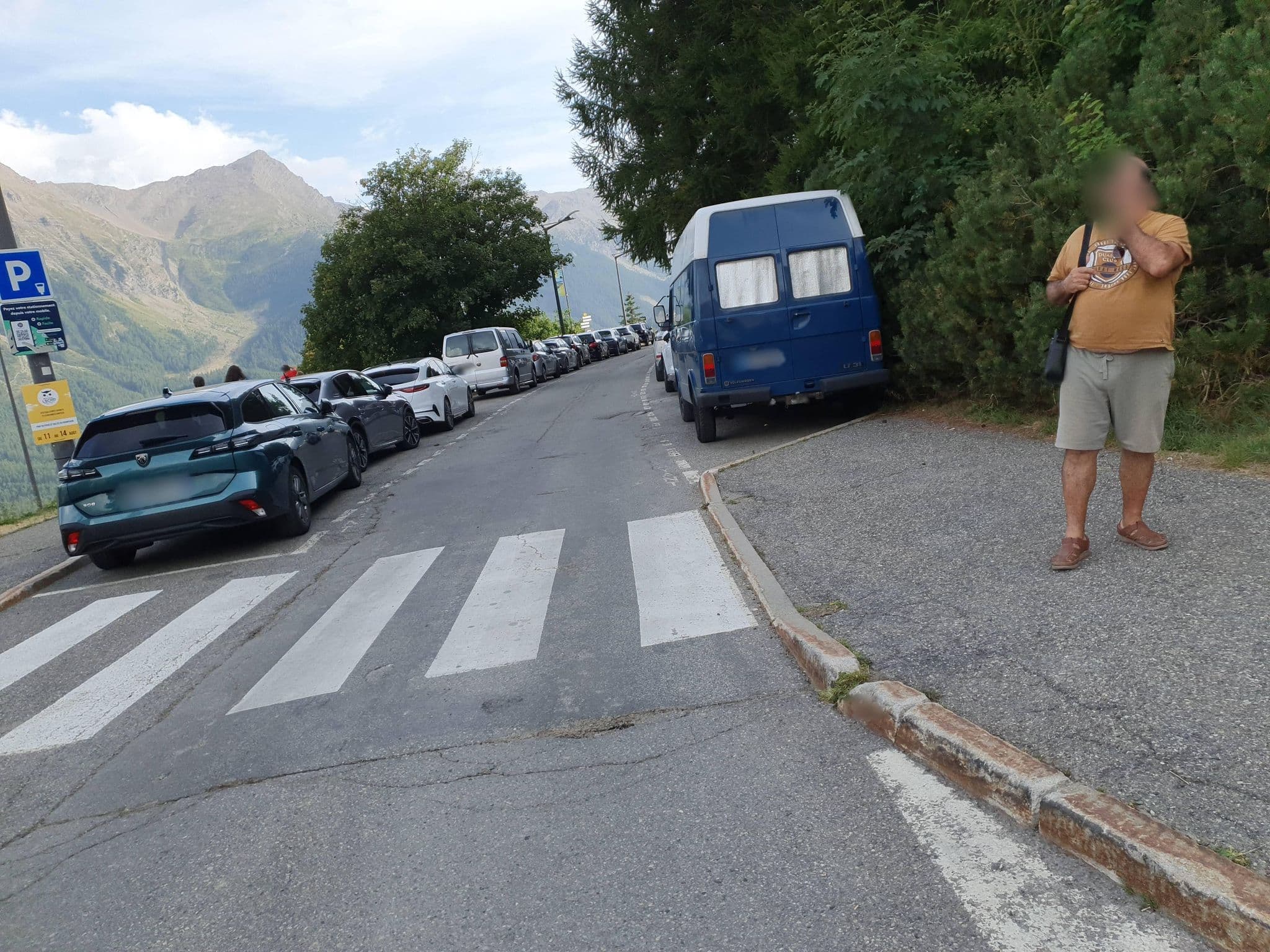 Street view near Le montagnou, Chorges — © Domv31 (CC BY-SA · Mapillary)