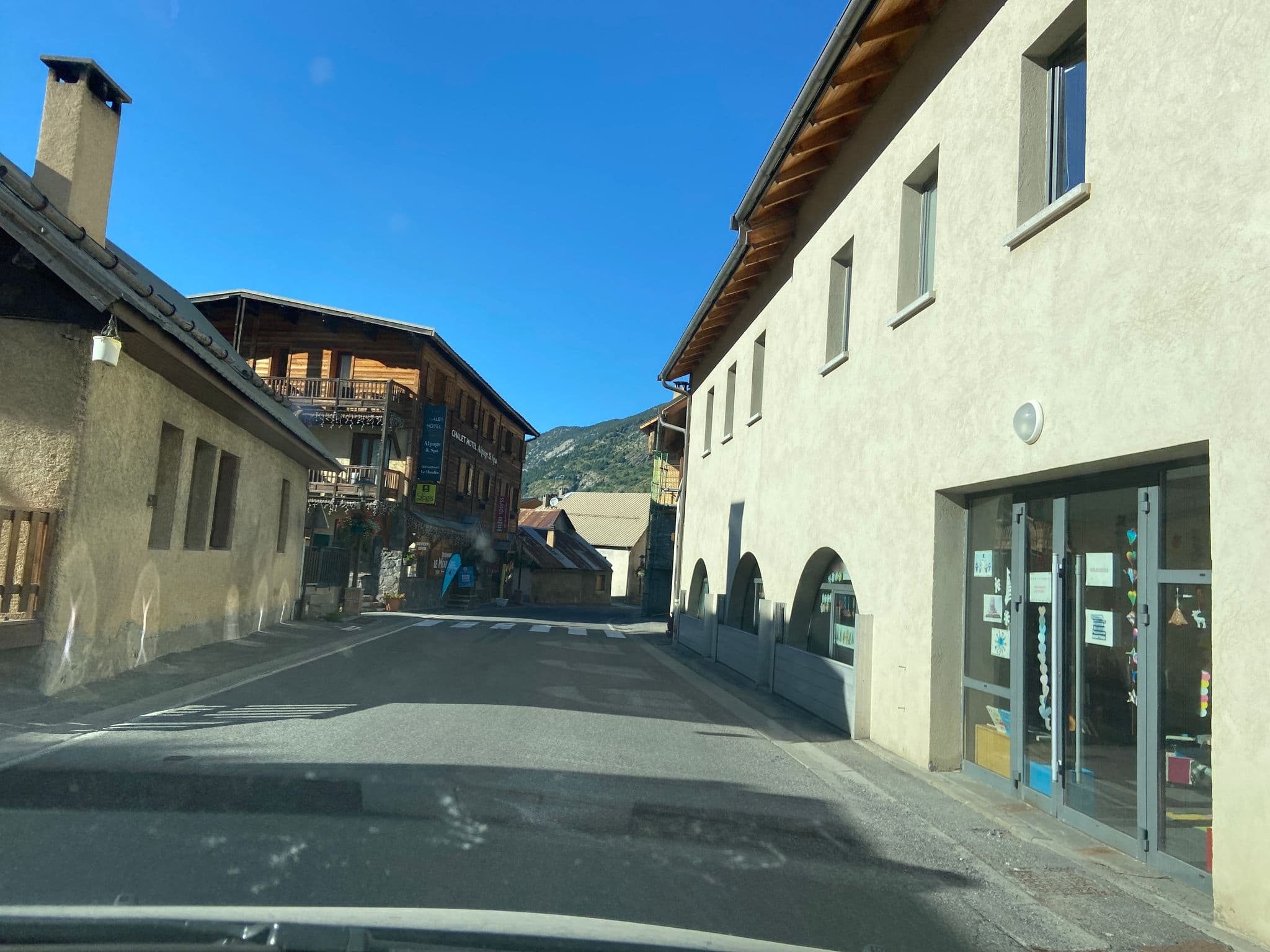Street view near Sacados, Guillestre — © clementmno (CC BY-SA · Mapillary)