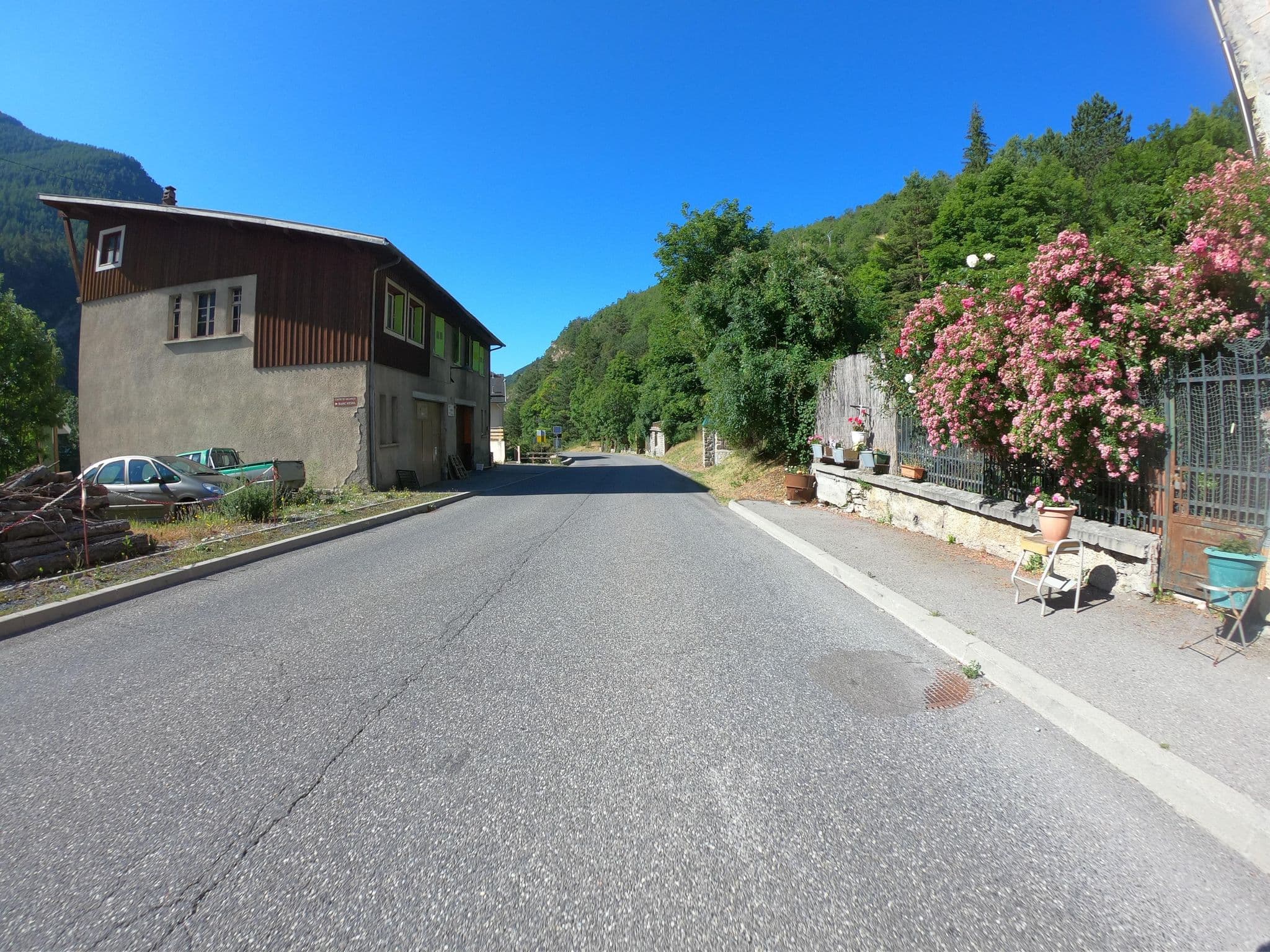 Street view near Hotel Edelweiss, Jausiers — © joostjakob (CC BY-SA · Mapillary)