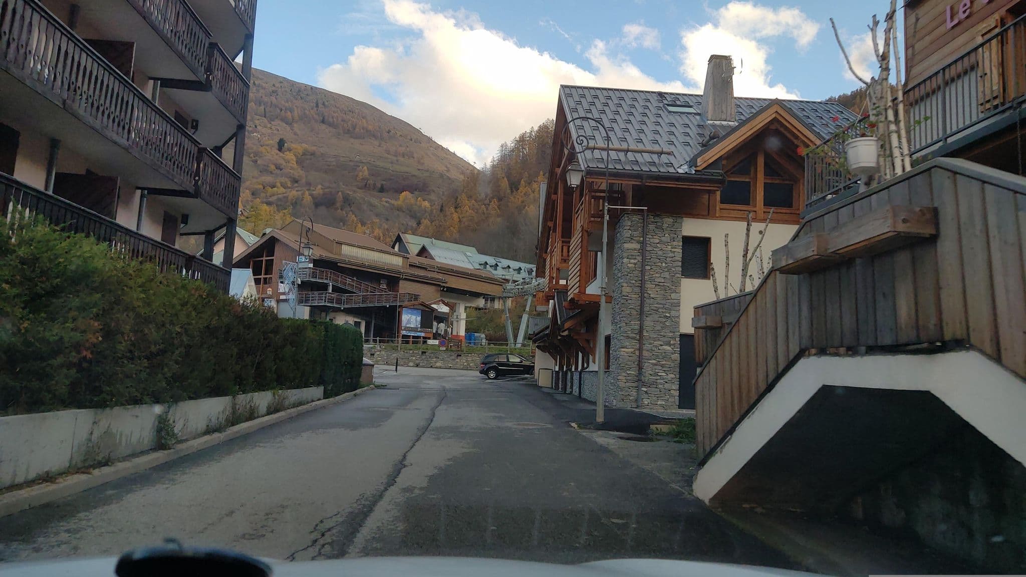 Street view near Auberge d+, Valloire — © MatthieuF4FNE (CC BY-SA · Mapillary)