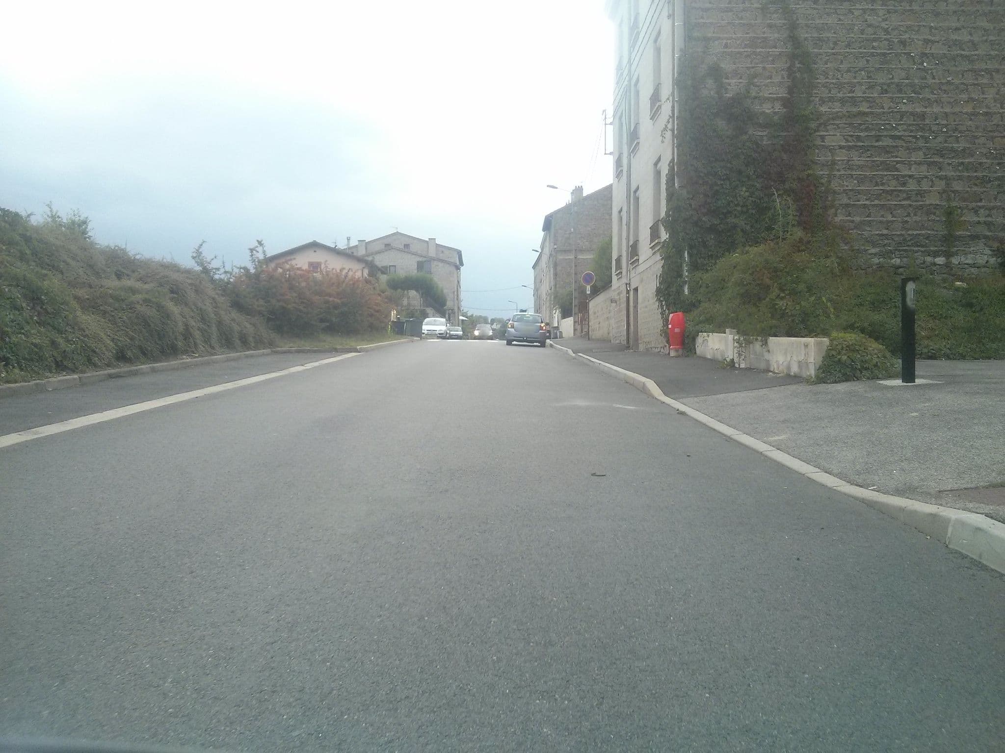 Street view near Ibis Budget, Saint-Étienne — © remonet (CC BY-SA · Mapillary)