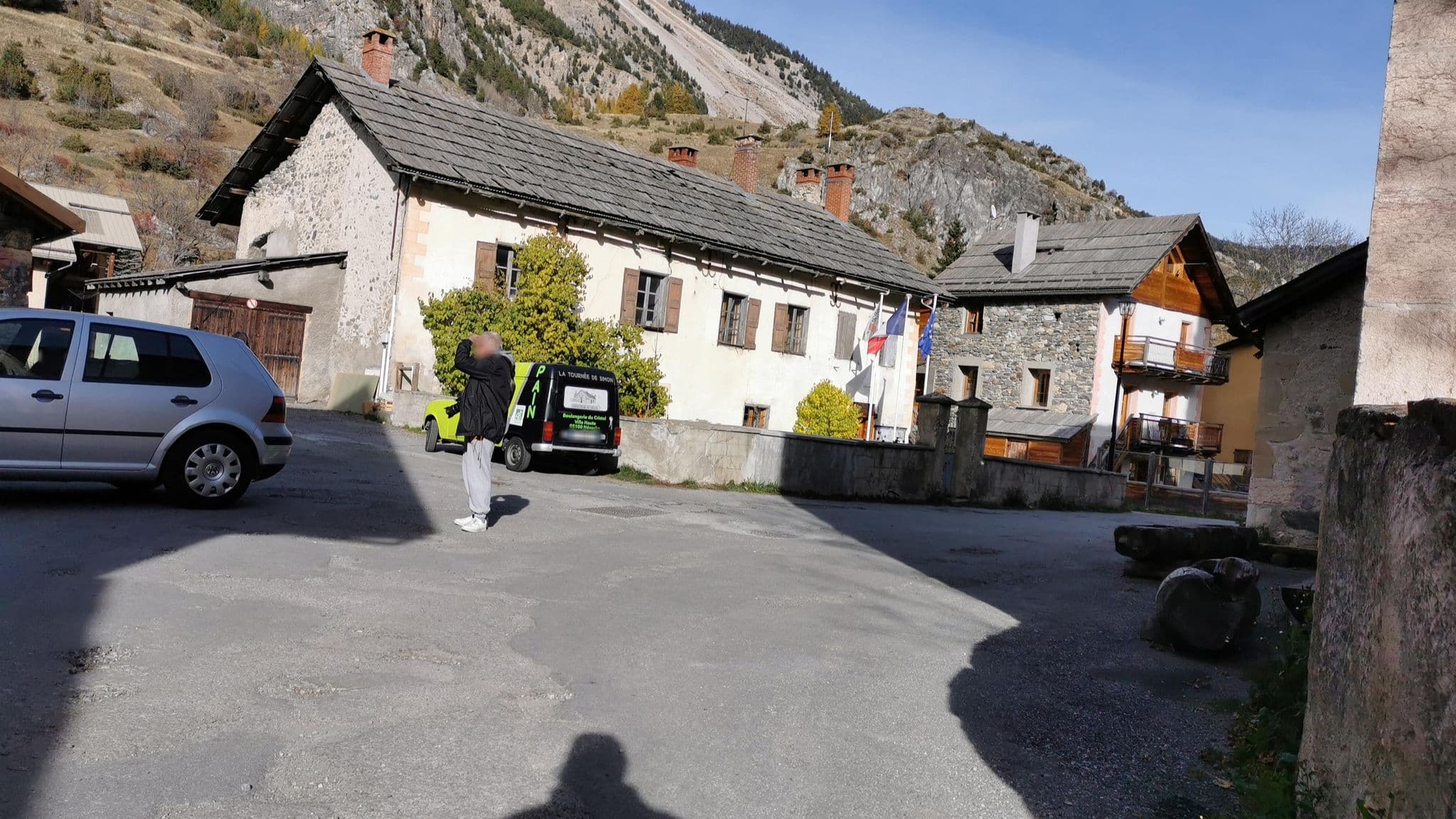 Street view near Les Melezets, Villeneuve — © tartine78 (CC BY-SA · Mapillary)