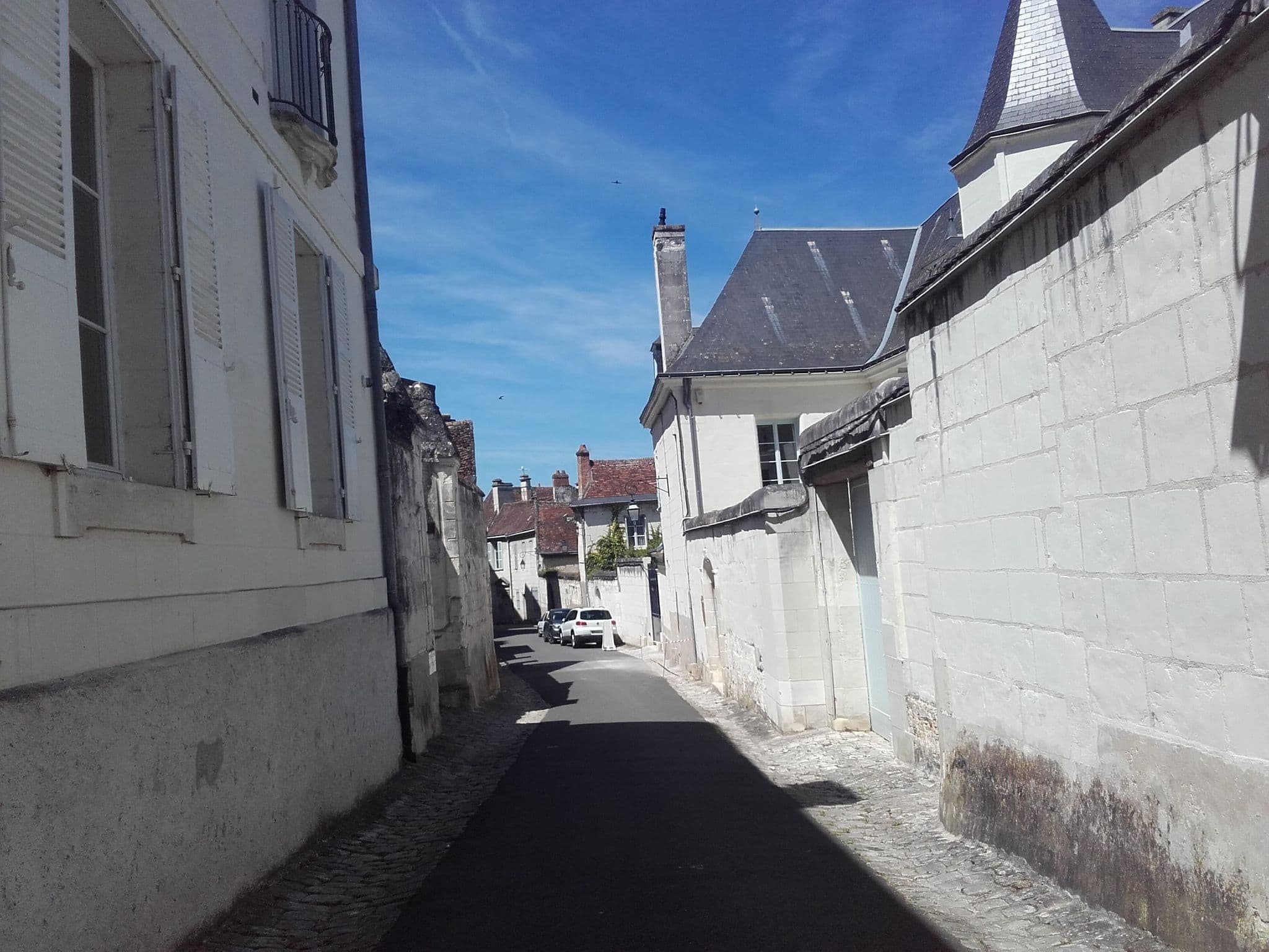 Street view near Le Gîte du Chevalier, Loches — © cyrille37 (CC BY-SA · Mapillary)