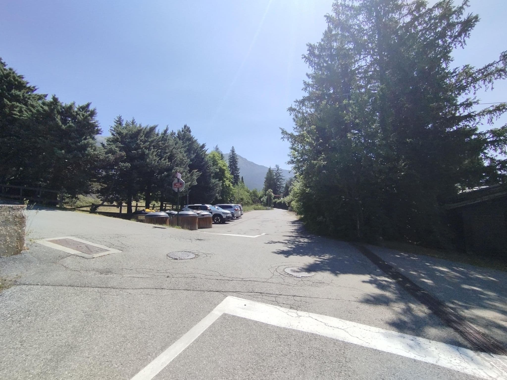 Street view near Le Tisonnier, Saint-Chaffrey — © cabinetcourbi (CC BY-SA · Mapillary)
