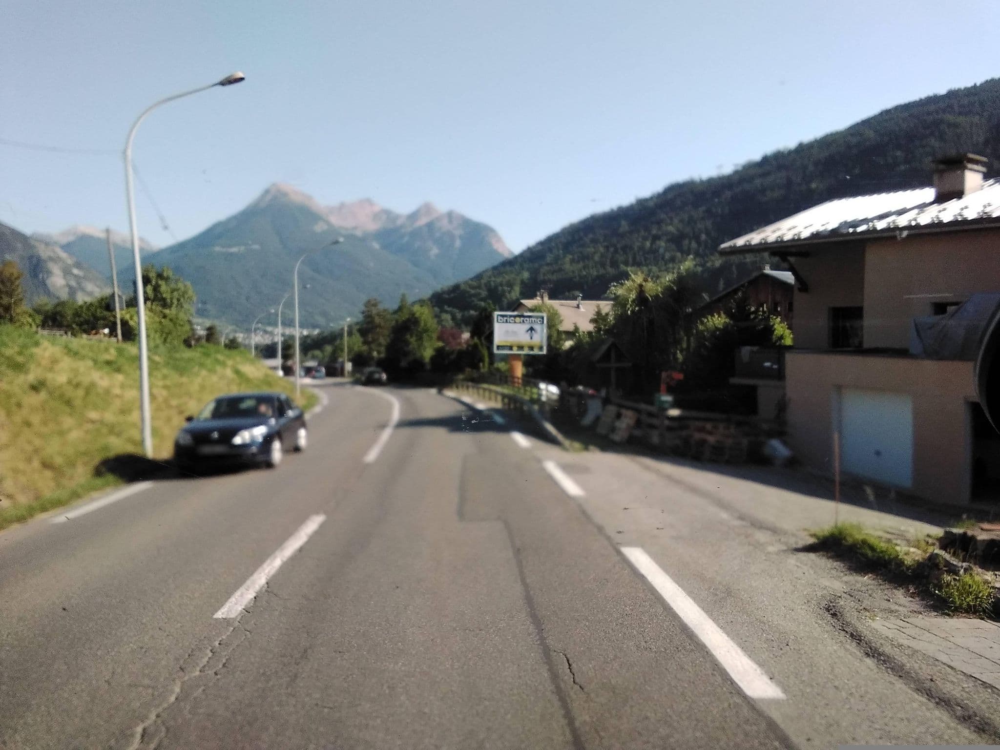 Street view near Auberge De L‘Impossible, Saint-Chaffrey — © mprins (CC BY-SA · Mapillary)