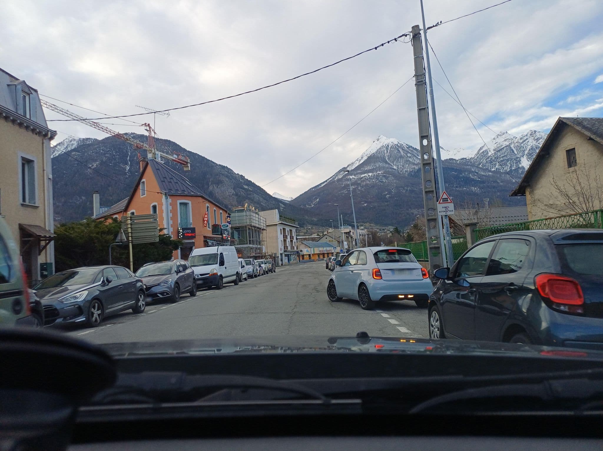 Street view near Comité Central Entreprise, Briançon — © MatthieuF4FNE (CC BY-SA · Mapillary)