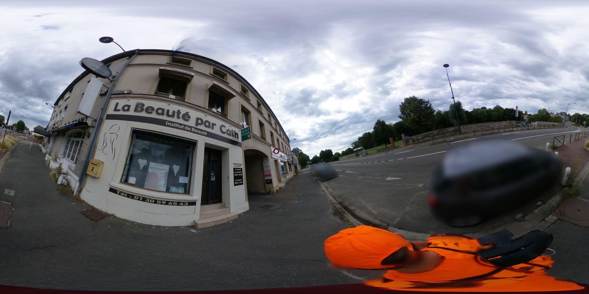 Street view near Hôtel Saint-Christophe, Houdan — © cartocite (CC BY-SA · Mapillary)