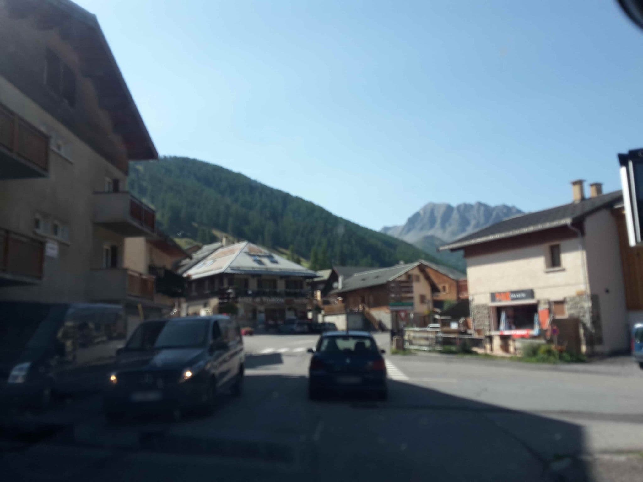 Street view near Sanstetho Vars, Guillestre — © etrimaille (CC BY-SA · Mapillary)