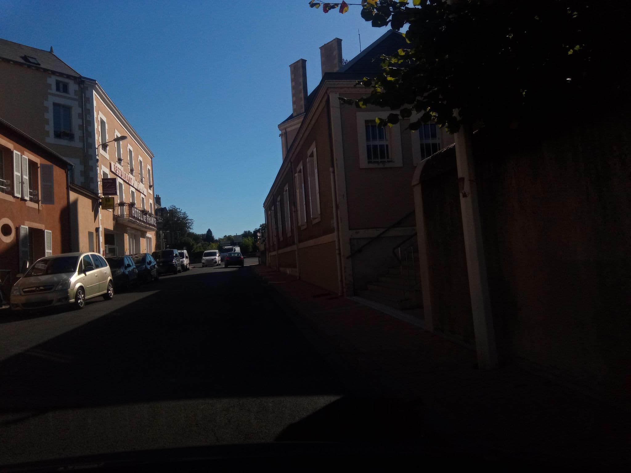 Street view near Le Lucullus, Montmorillon — © victuallers (CC BY-SA · Mapillary)