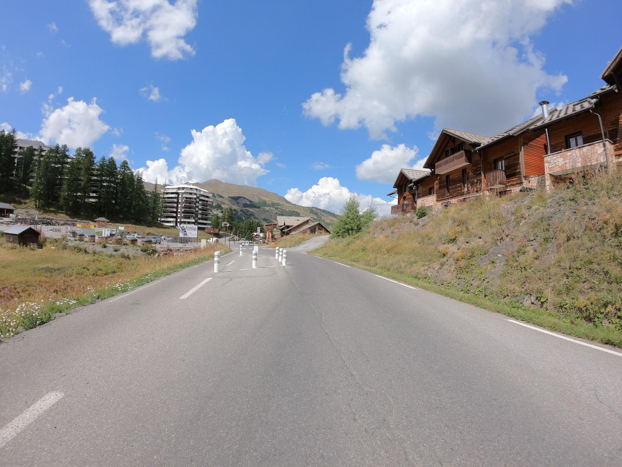 Street view near Résidence Bouquetin II, Guillestre — © joostjakob (CC BY-SA · Mapillary)