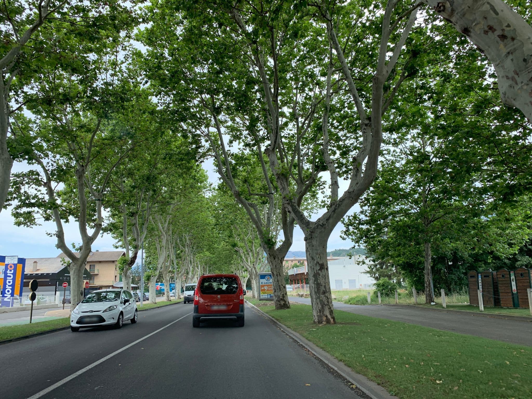 Street view near Hôtel Restaurant GAPOTEL, Gap — © thepriben (CC BY-SA · Mapillary)