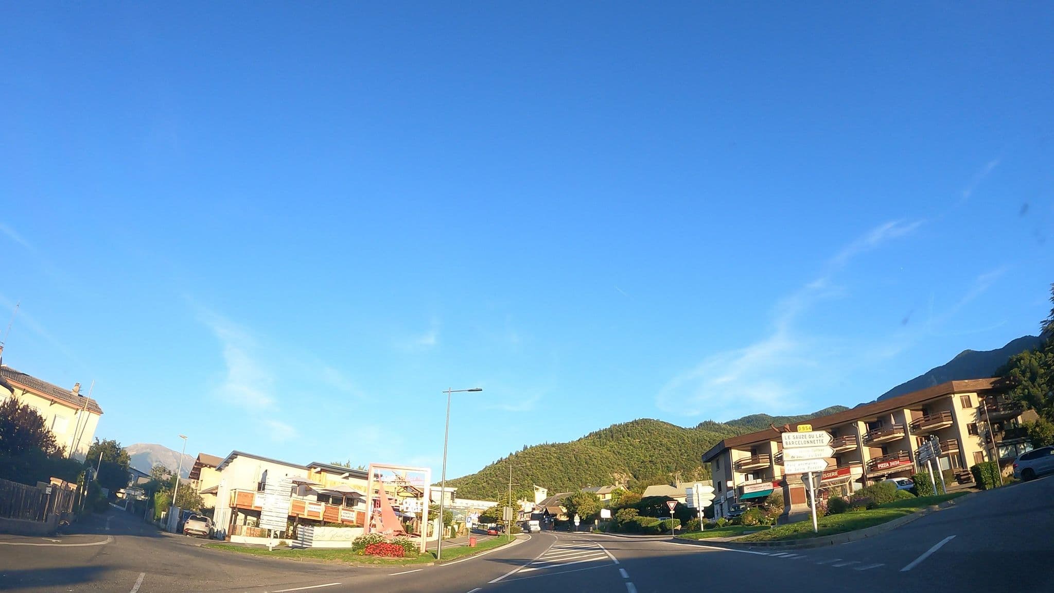 Street view near Hôtel Eden Lac, Embrun — © Plover_95 (CC BY-SA · Mapillary)
