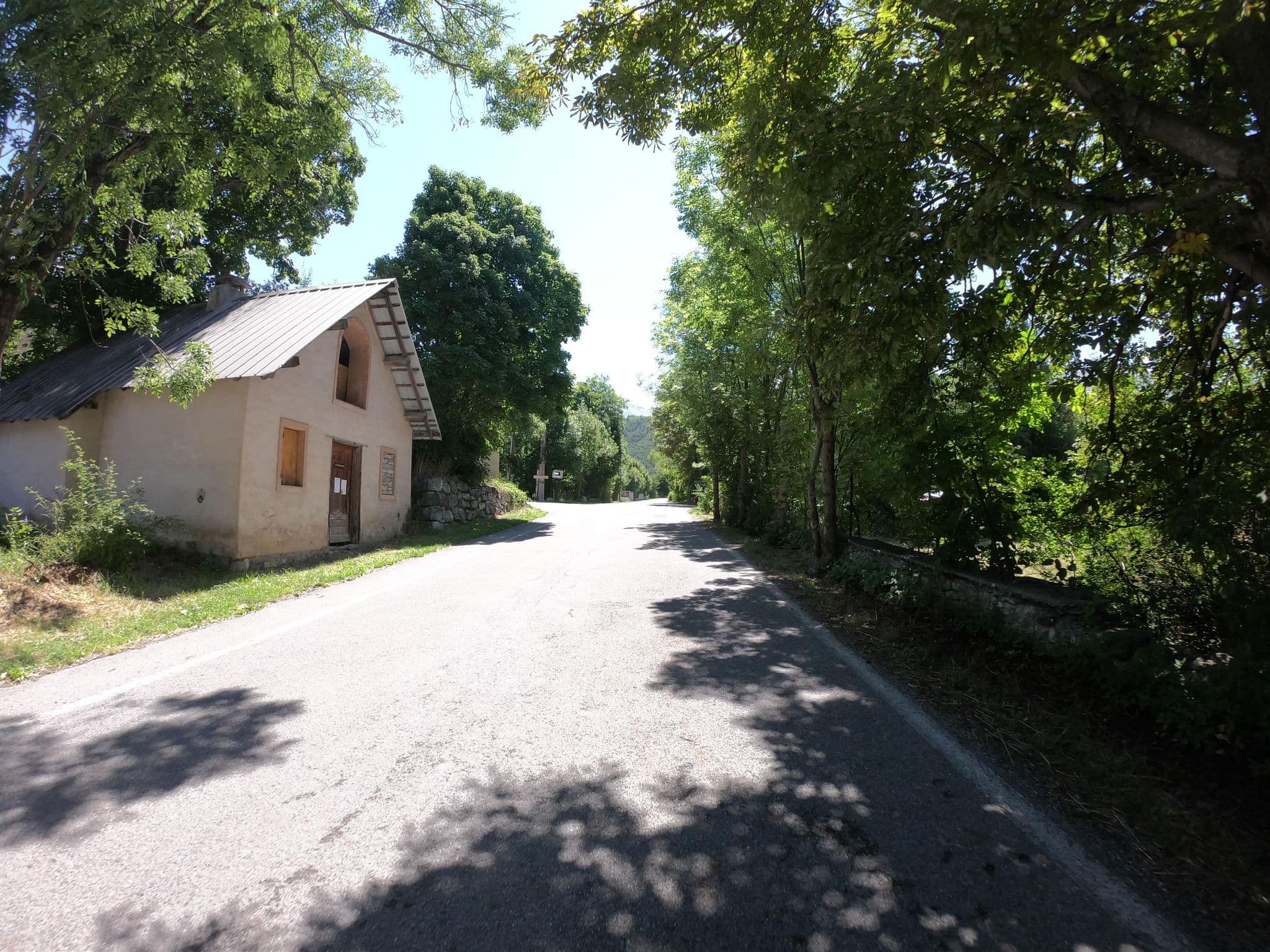 Street view near Maison Familiale des Gueyniers, Jausiers — © joostjakob (CC BY-SA · Mapillary)
