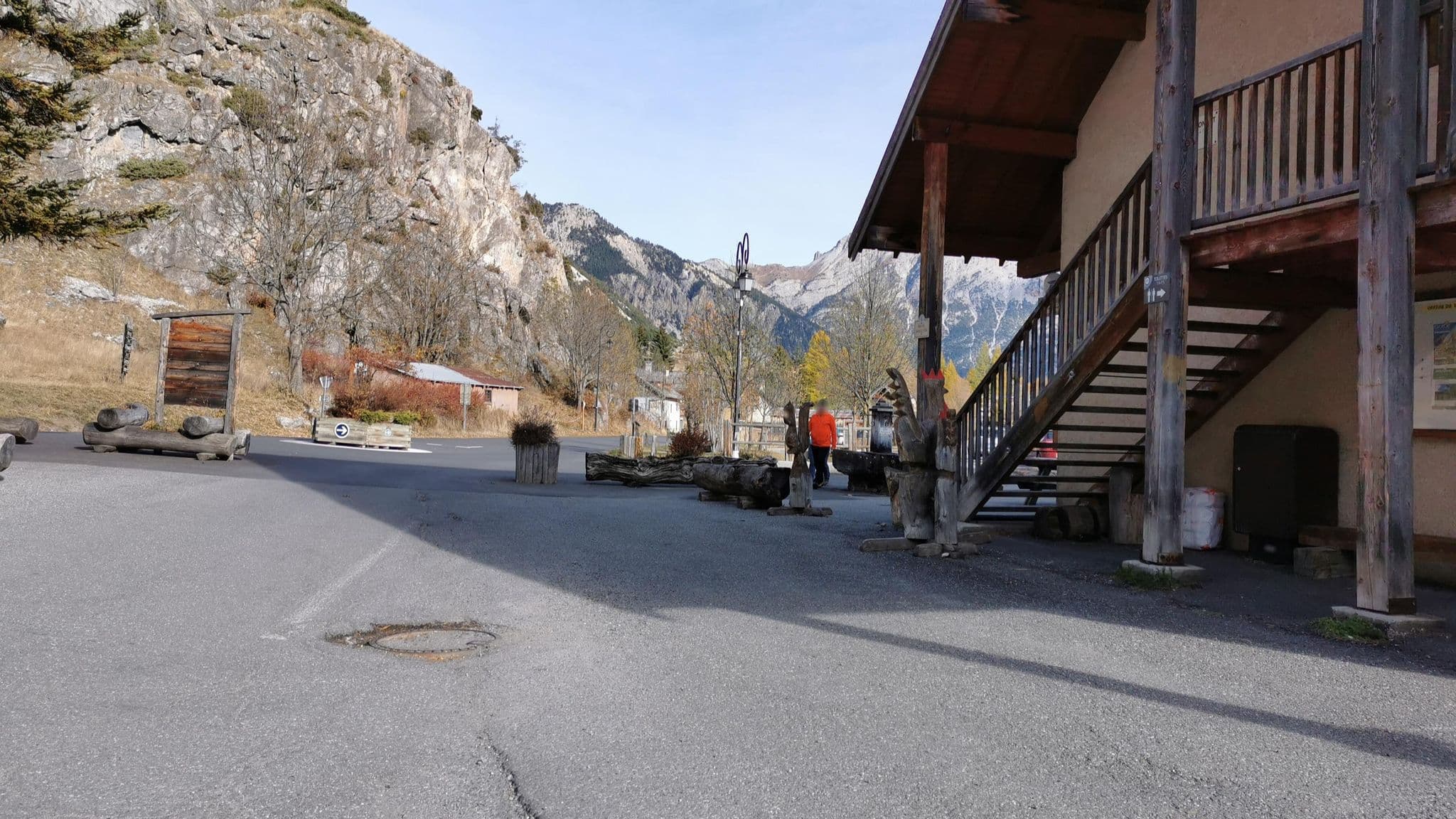Street view near Le Chalet d'en Hô, Villeneuve — © tartine78 (CC BY-SA · Mapillary)