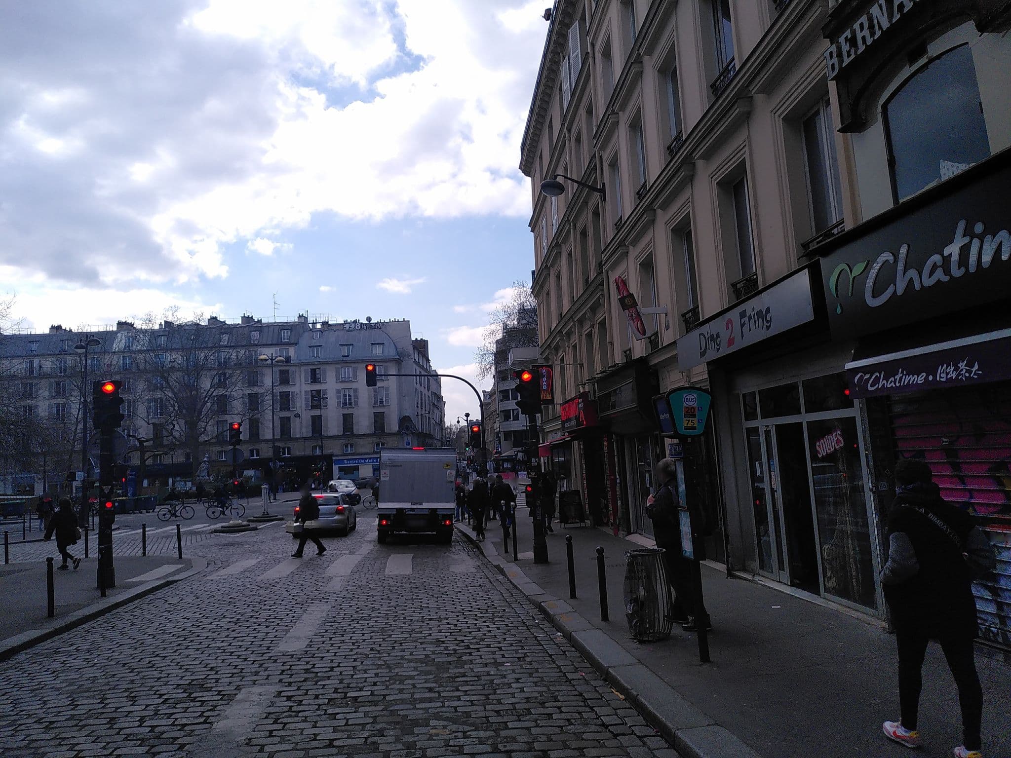 Street view near Absolute Hôtel, Folie Méricourt — © britze (CC BY-SA · Mapillary)