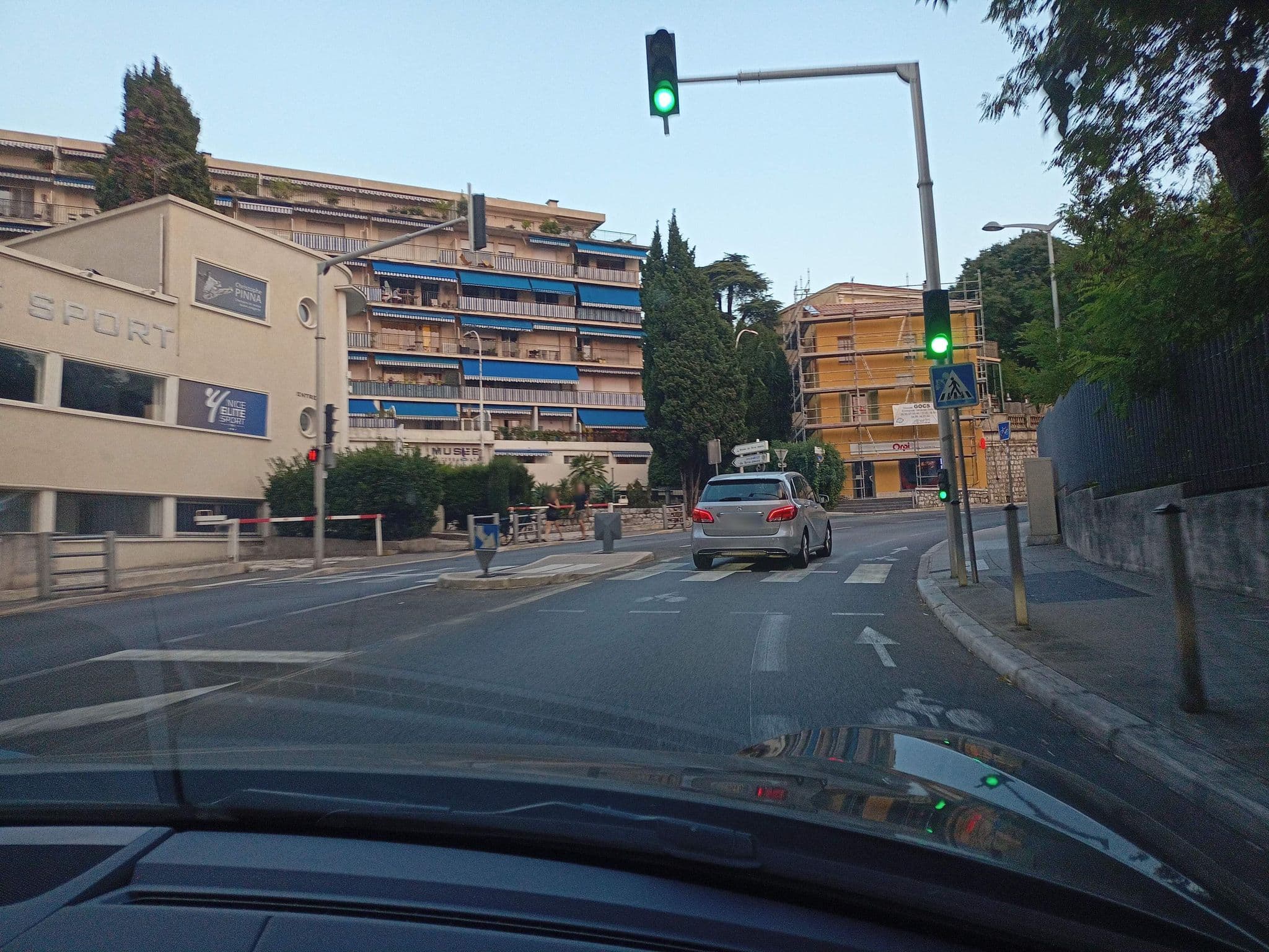 Street view near Florence's apartement, Quartier du Port — © xdTAGCLAN (CC BY-SA · Mapillary)