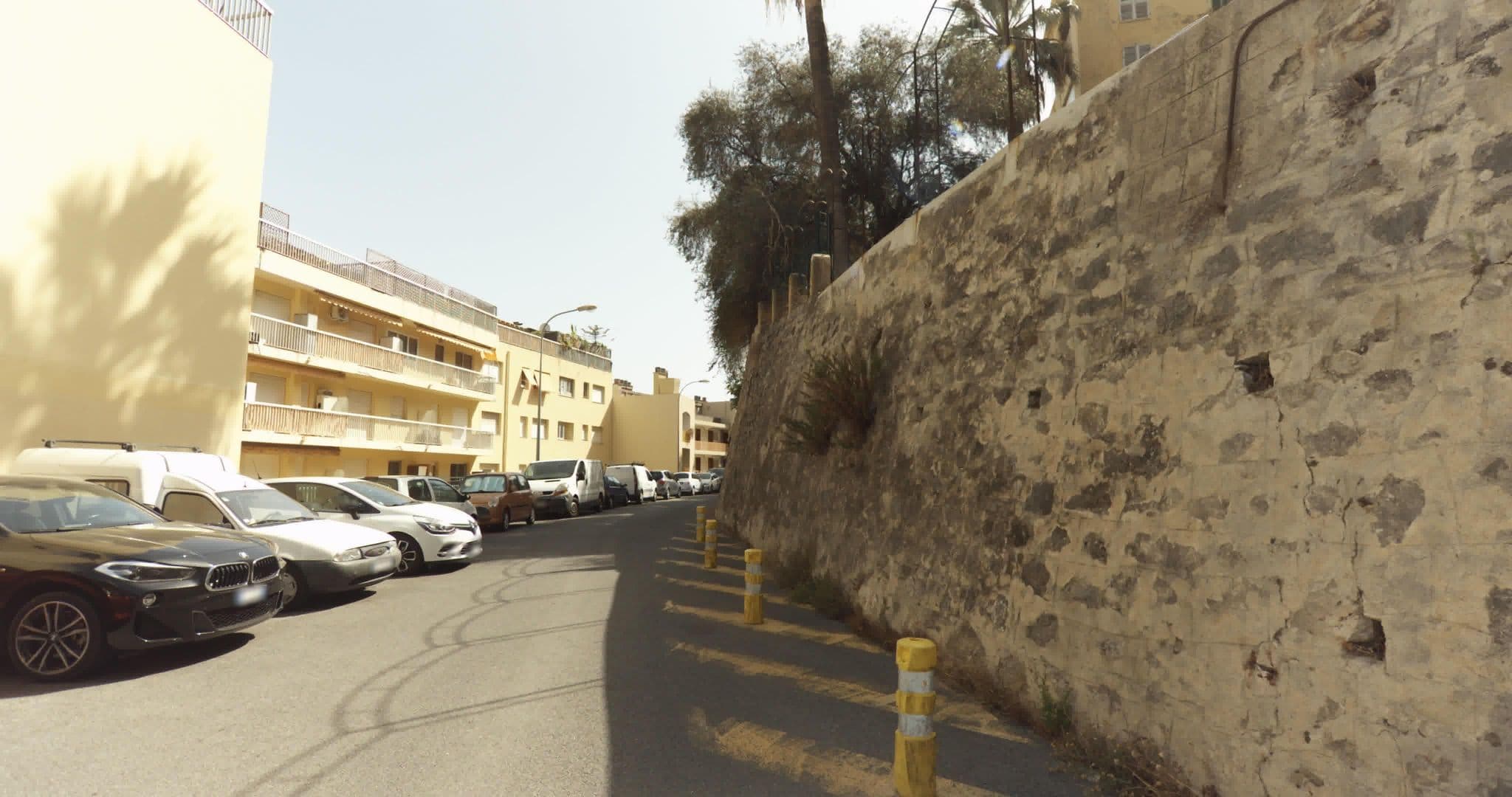 Street view near Hotel Amiraute, Menton — © sogefi (CC BY-SA · Mapillary)