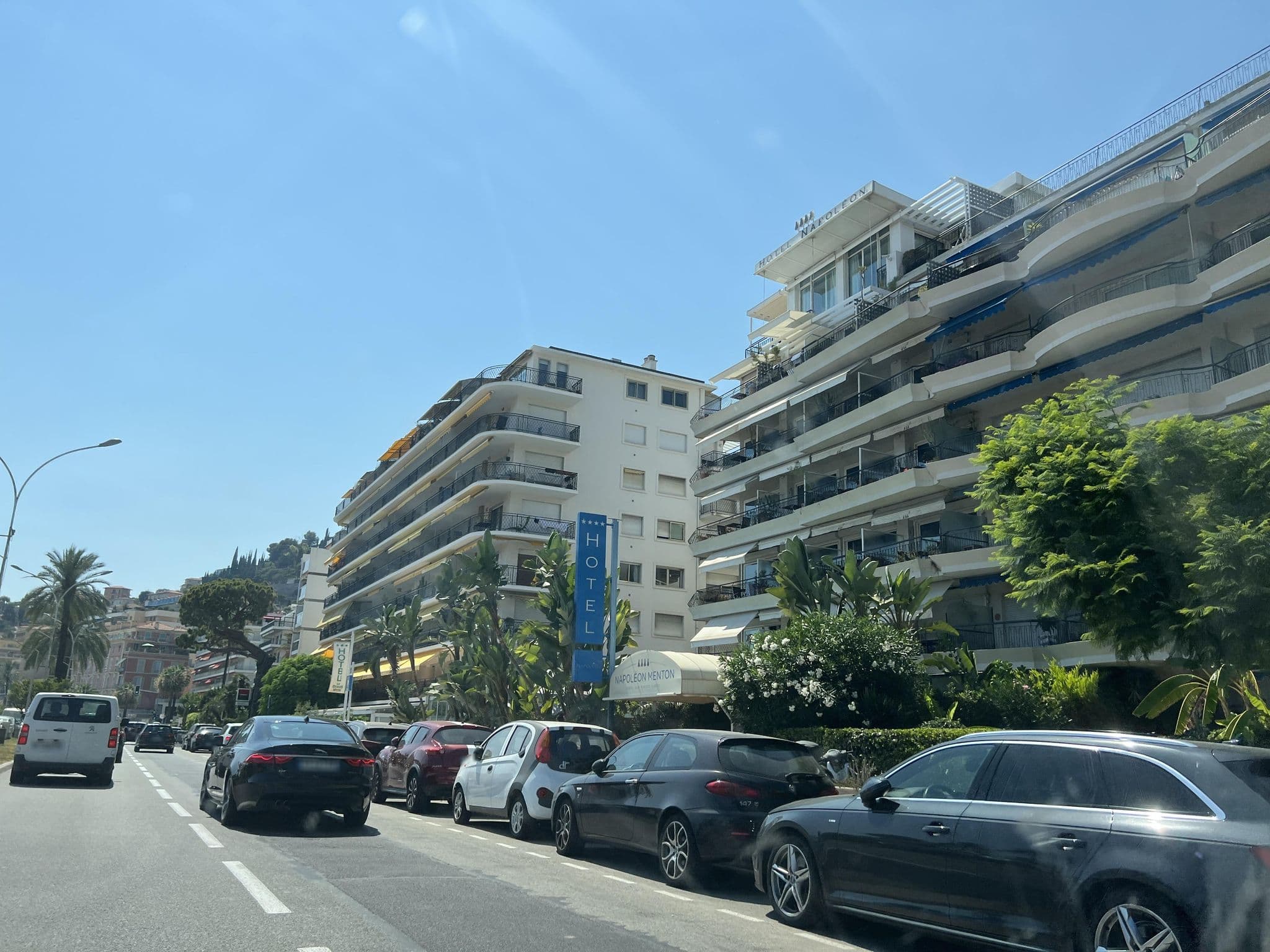 Street view near Orly Plage, Menton — © memorylost (CC BY-SA · Mapillary)