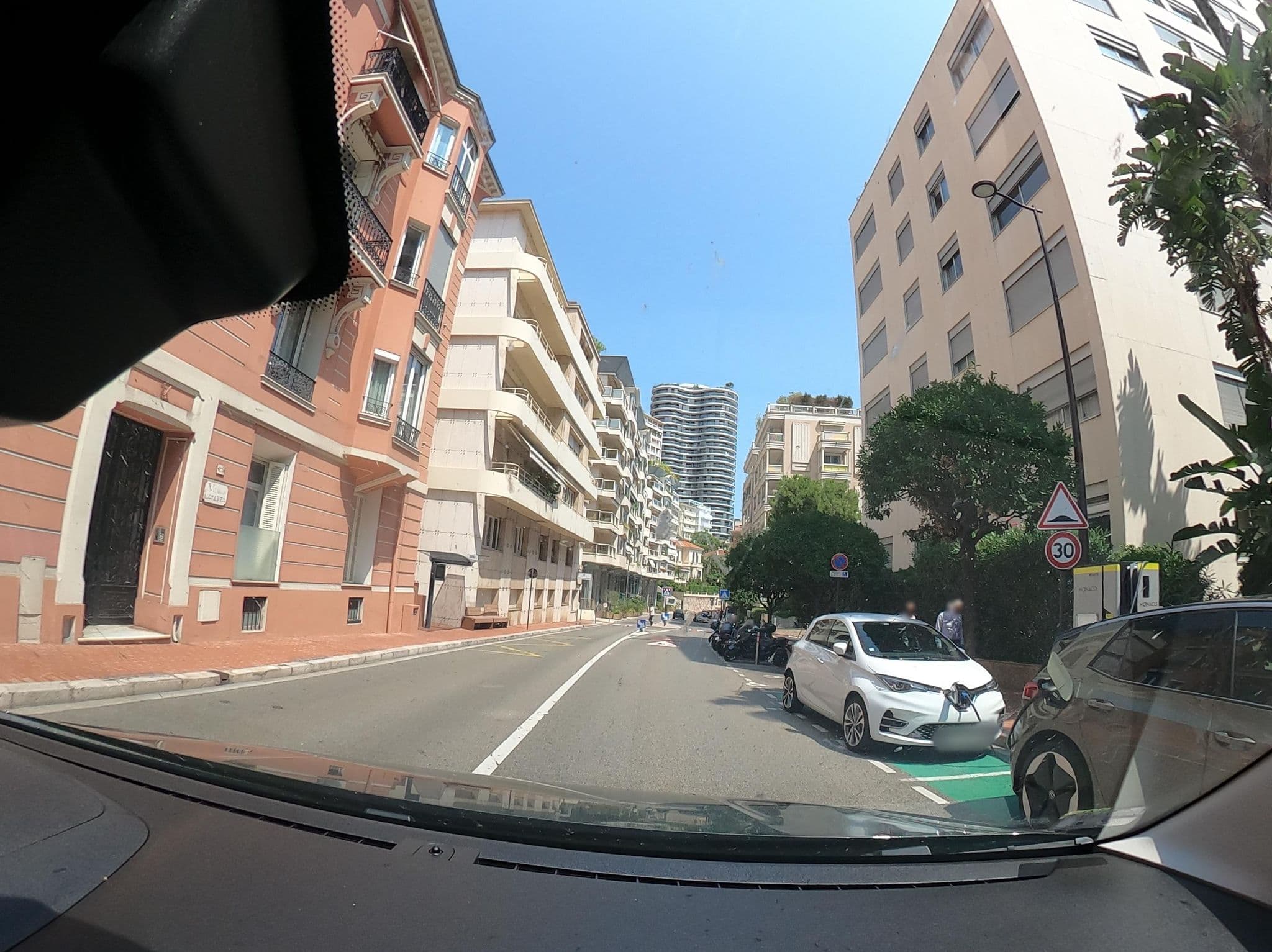 Street view near Ikh Villas, Beausoleil — © vst (CC BY-SA · Mapillary)