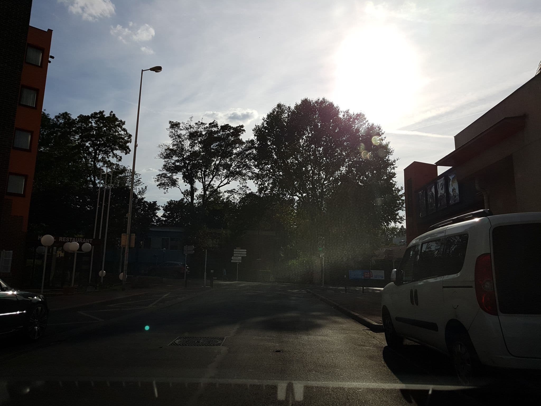Street view near Comfort Hôtel, Cachan — © fgouget (CC BY-SA · Mapillary)
