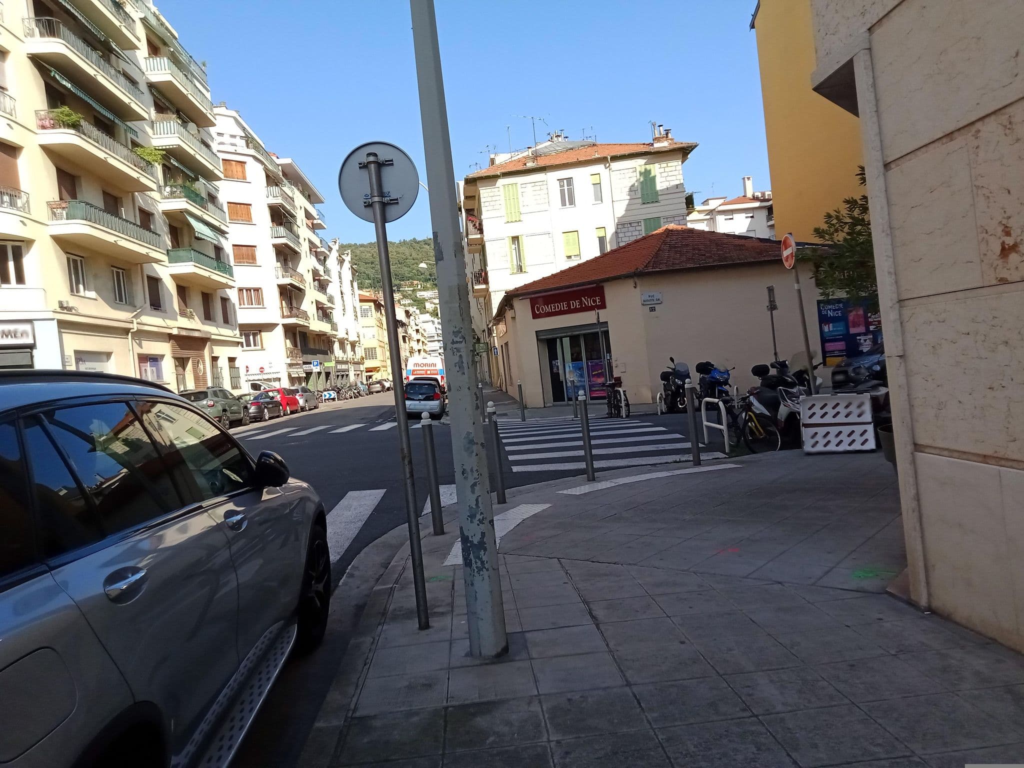 Street view near Hôtel Apogia, Riquier — © annekaro (CC BY-SA · Mapillary)
