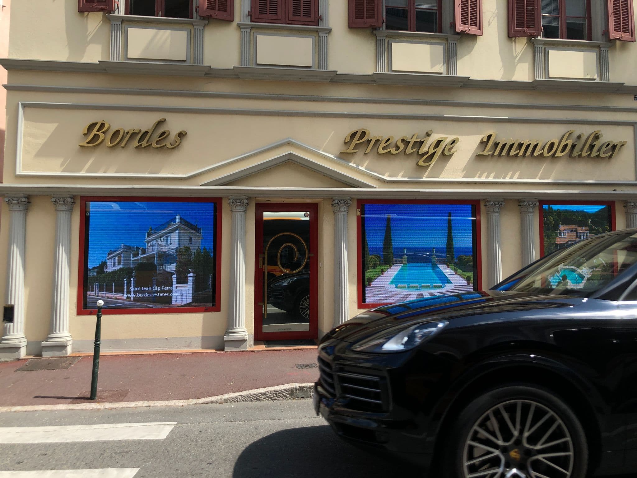 Street view near Hôtel Metropole, Beaulieu-sur-Mer — © lulucmy (CC BY-SA · Mapillary)