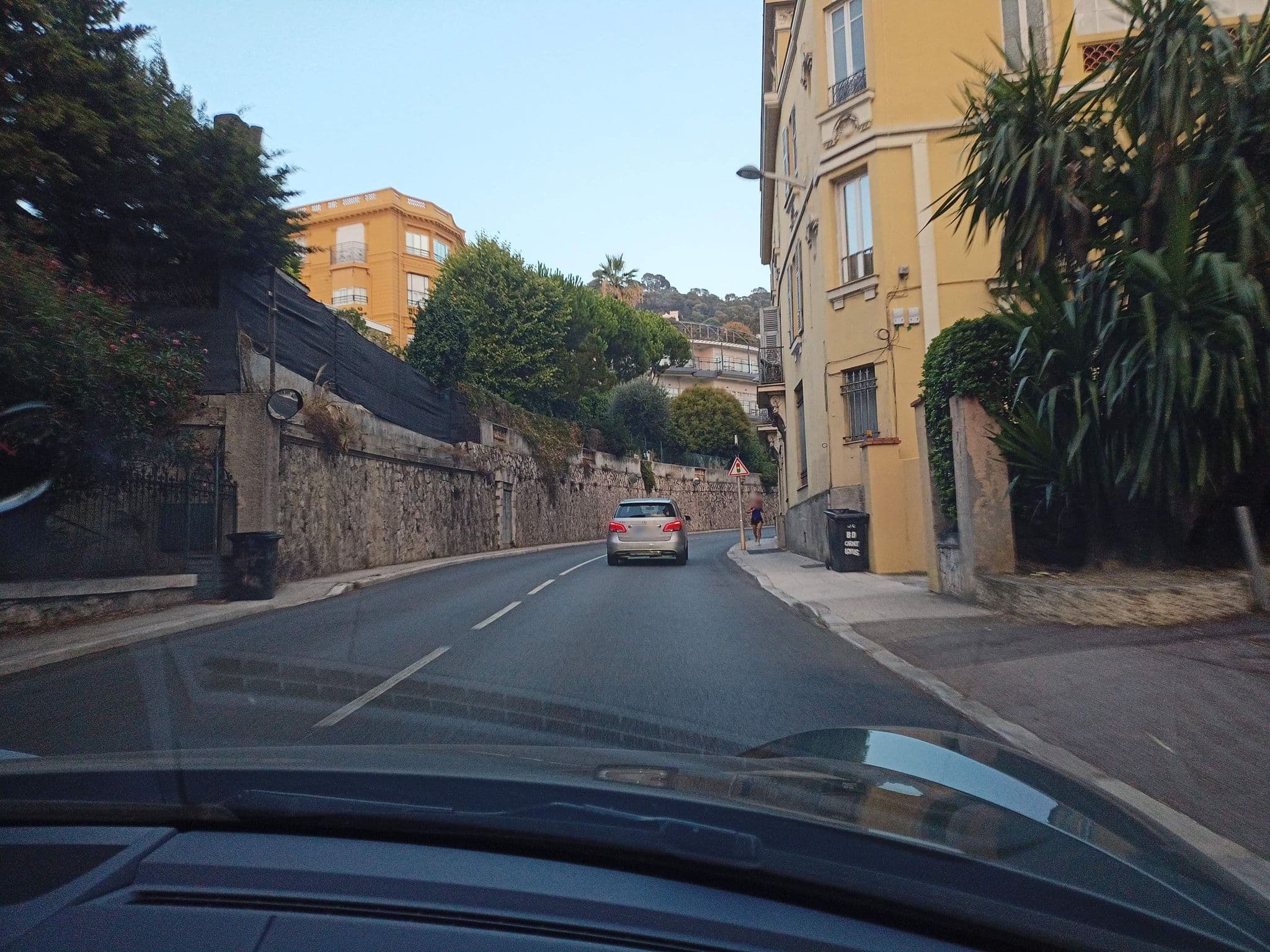 Street view near Villa La Malouine, Quartier du Port — © xdTAGCLAN (CC BY-SA · Mapillary)