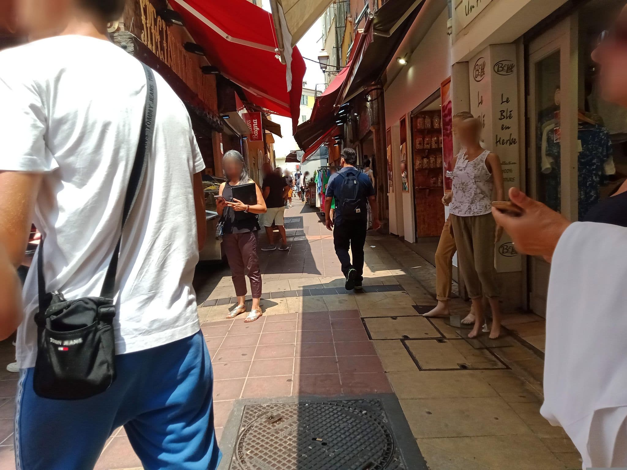 Street view near Juna 1, Vieille Ville — © annekaro (CC BY-SA · Mapillary)