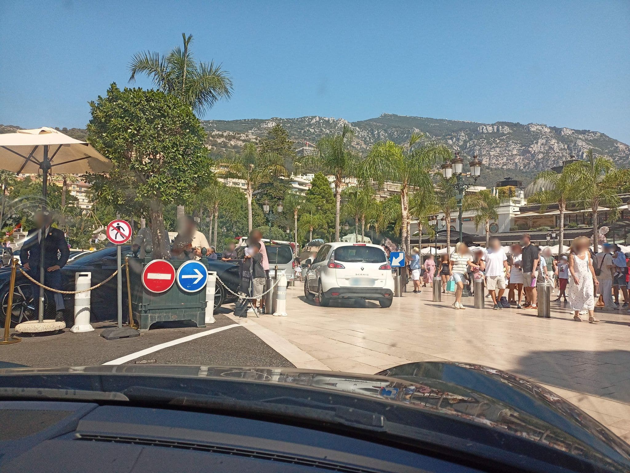 Street view near Hôtel de Paris, Beausoleil — © xdTAGCLAN (CC BY-SA · Mapillary)