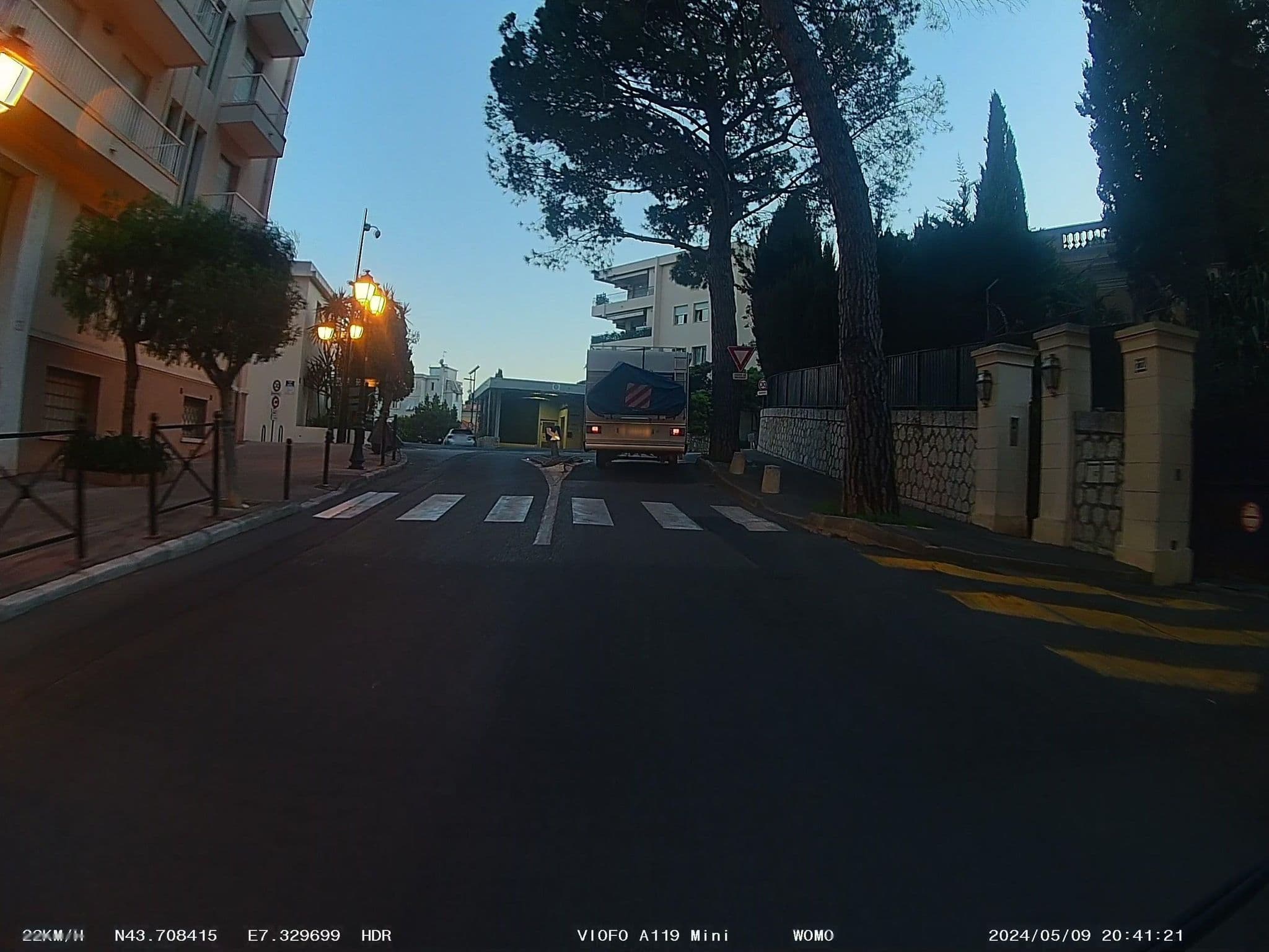 Street view near Grand Hôtel du Cap Ferrat, Beaulieu-sur-Mer — © soulcover (CC BY-SA · Mapillary)
