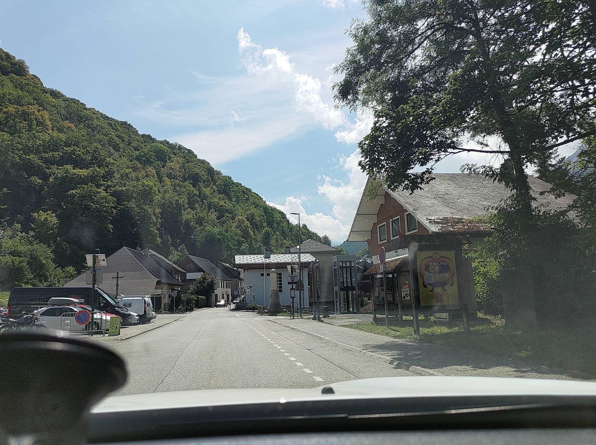 Street view near Centre de Vacances de la Ville d'Auby, Doussard — © MatthieuF4FNE (CC BY-SA · Mapillary)